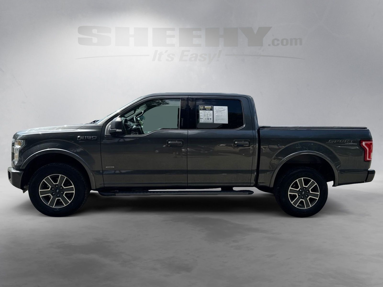 Used 2016 Magnetic Metallic Ford XLT image 10