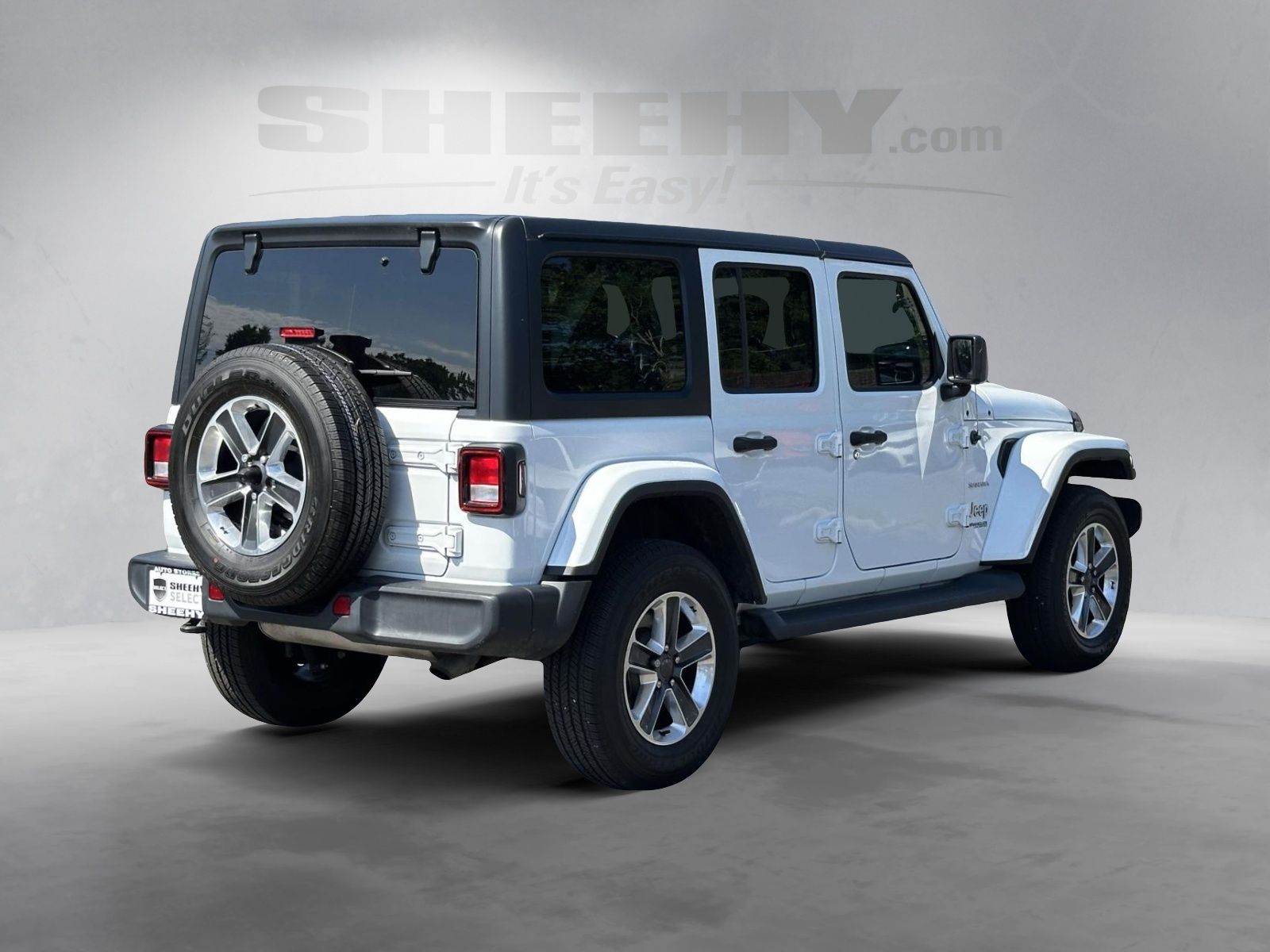 Used 2022 White Jeep Unlimited Sahara image 11