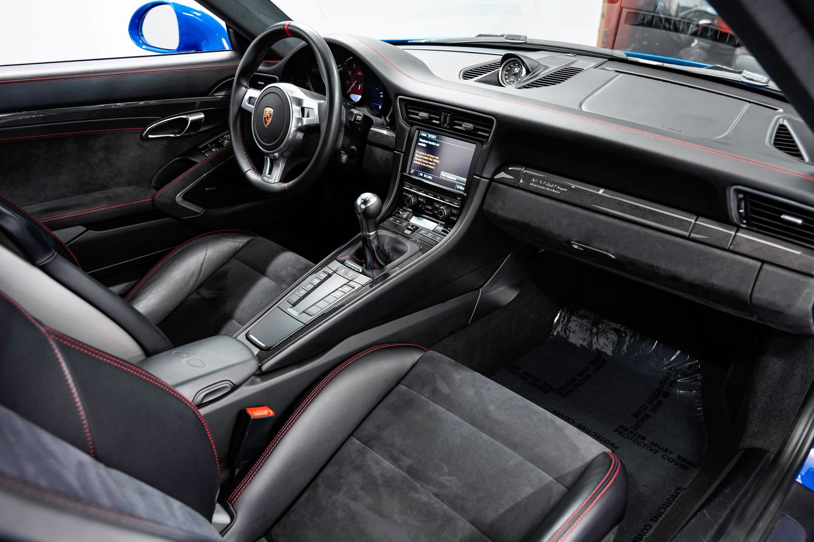 2016 Porsche 911 Carrera GTS — photo 32