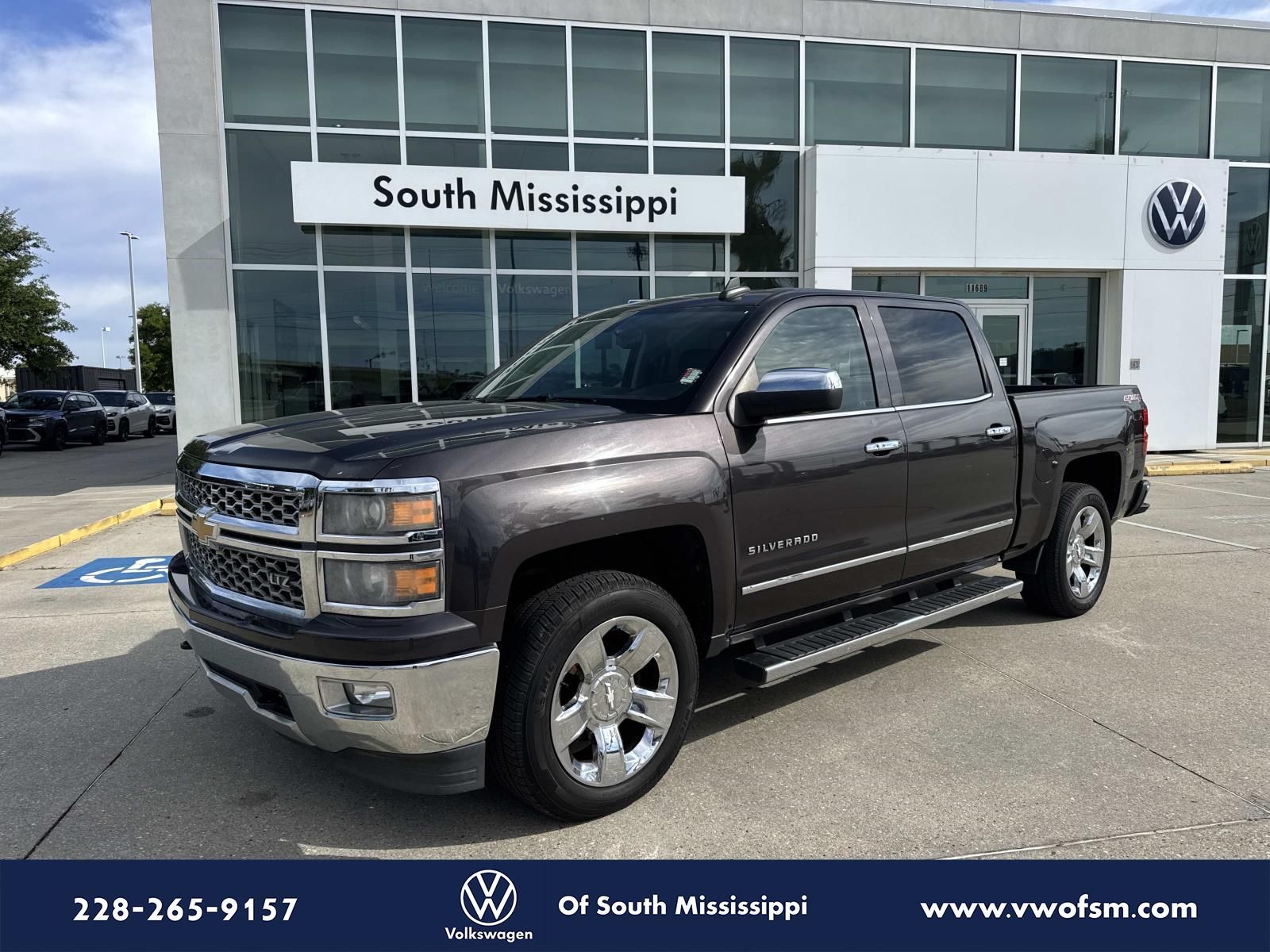 Gray (Tungsten Metallic) 2015 Chevrolet Silverado 1500 LTZ Crew Cab 4WD Pickup Truck Four-Wheel Drive 6-Speed Automatic Overdrive