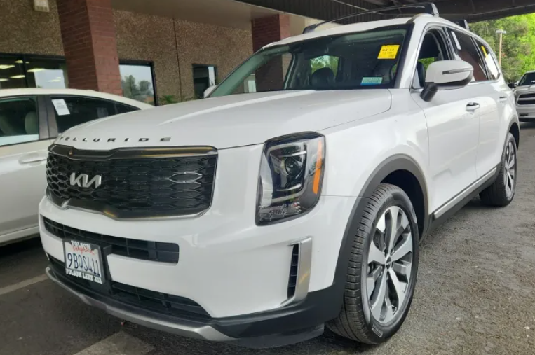 Glacial White Pearl 2022 Kia Telluride S AWD SUV / Crossover All-Wheel Drive 8-Speed Automatic