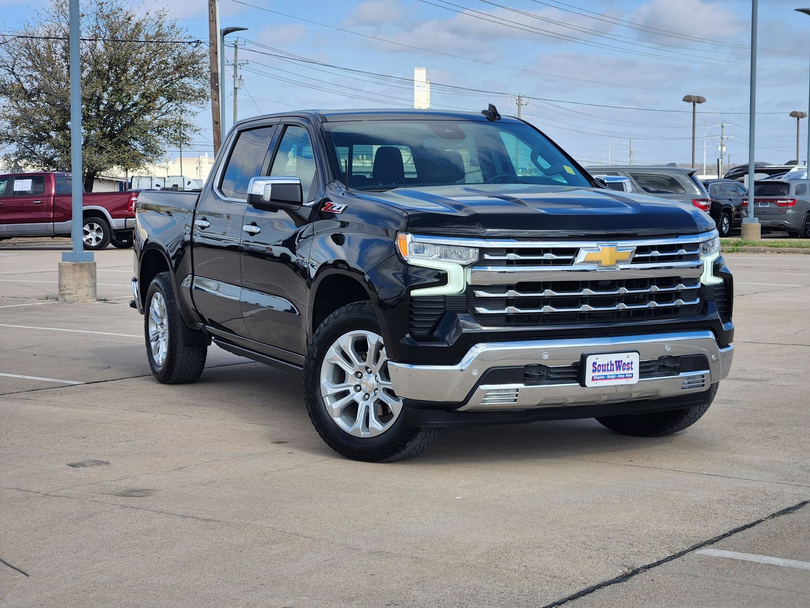 2024 Chevrolet Silverado 1500 LTZ Crew Cab 4WD