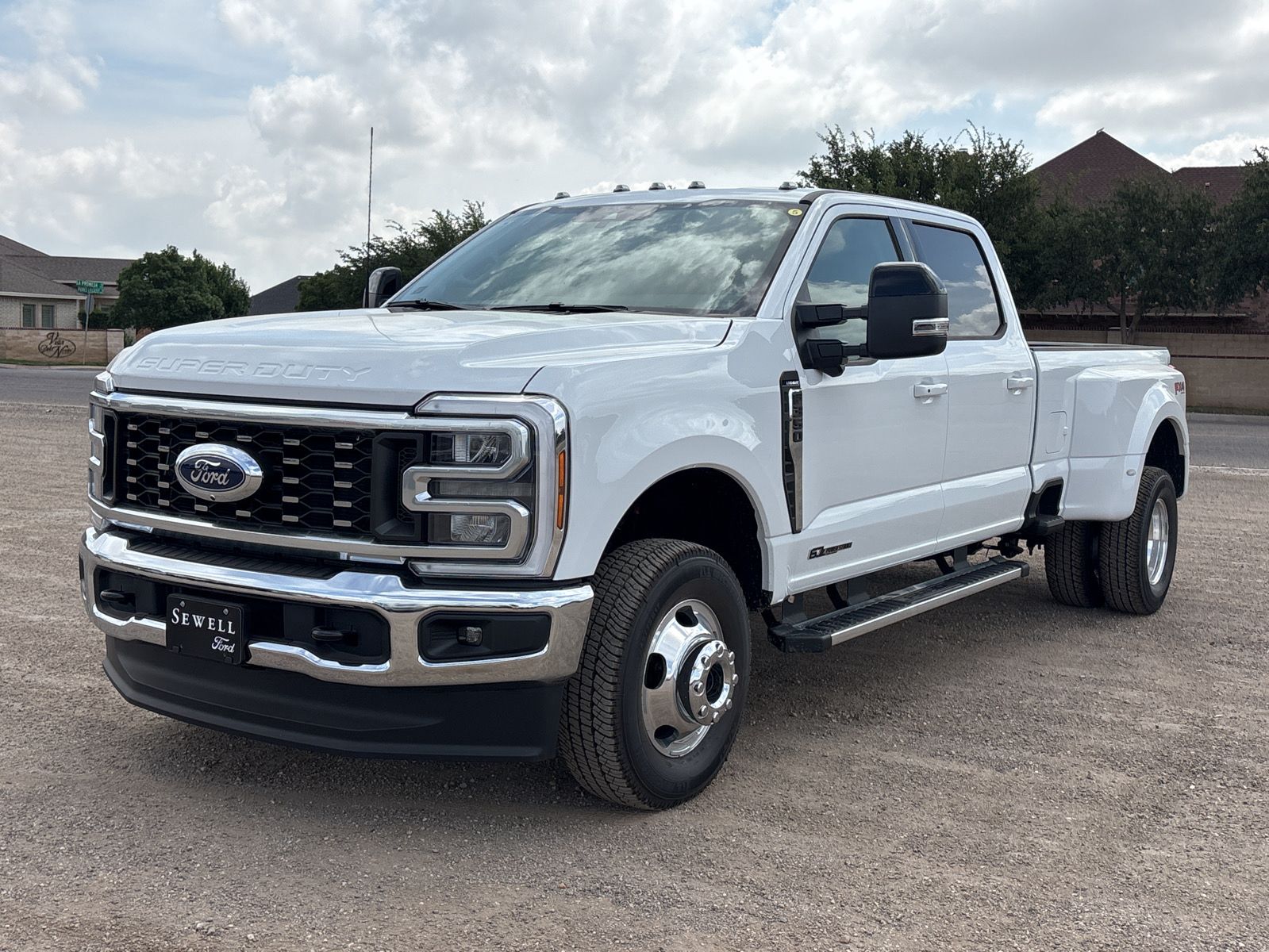 2026 Ford F-350SD Lariat