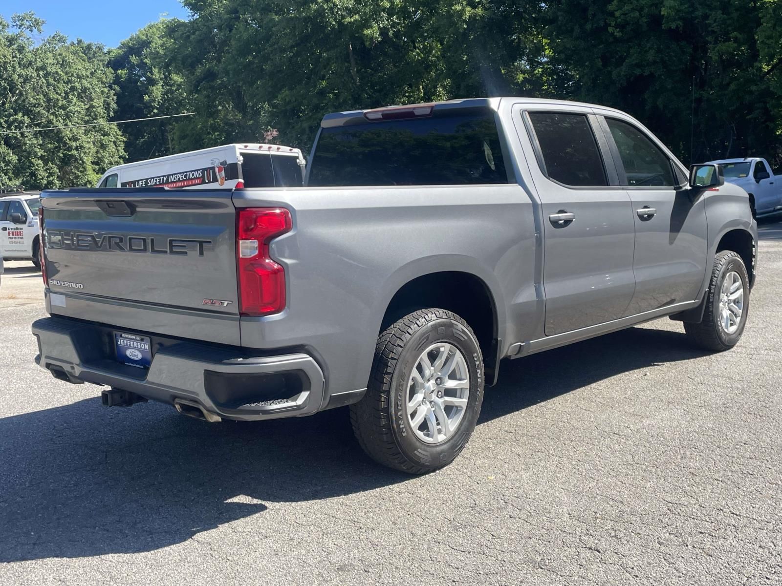 View vehicle photo 3