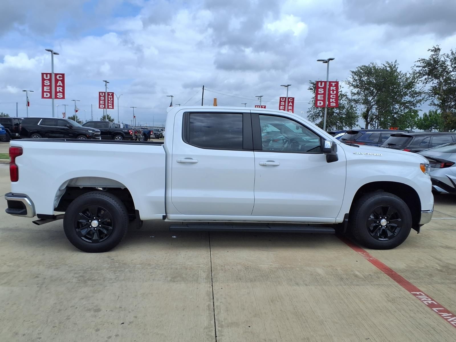 2025 Chevrolet Silverado 1500 LT - 3