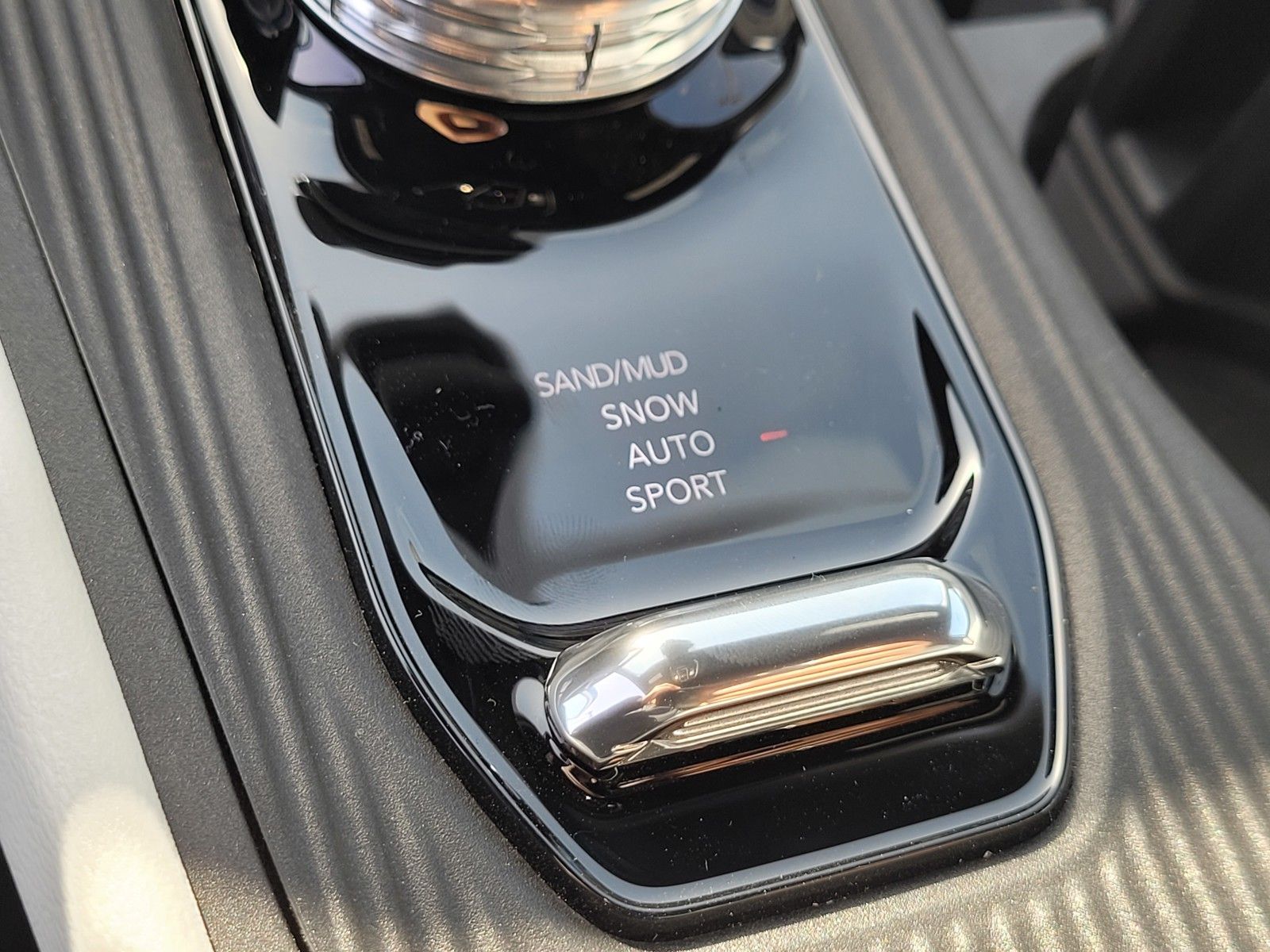 New 2026 White/off-white Jeep Limited image 18