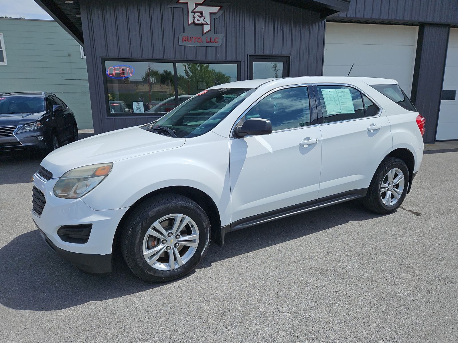 2017 Chevrolet Equinox LS - Photo 2
