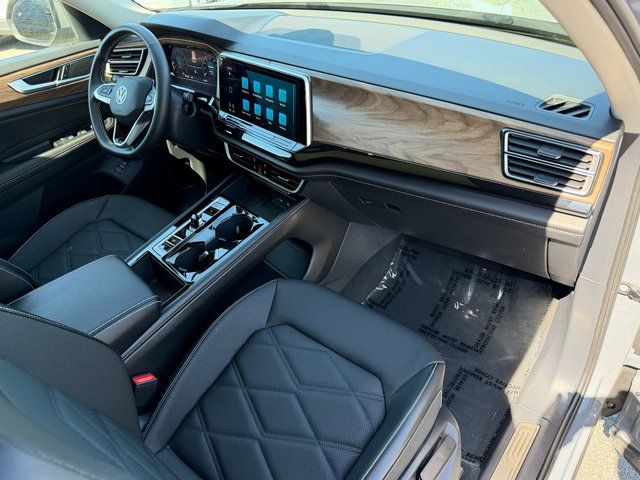 Used 2025 Gray Volkswagen 2.0T SE w/Technology image 9