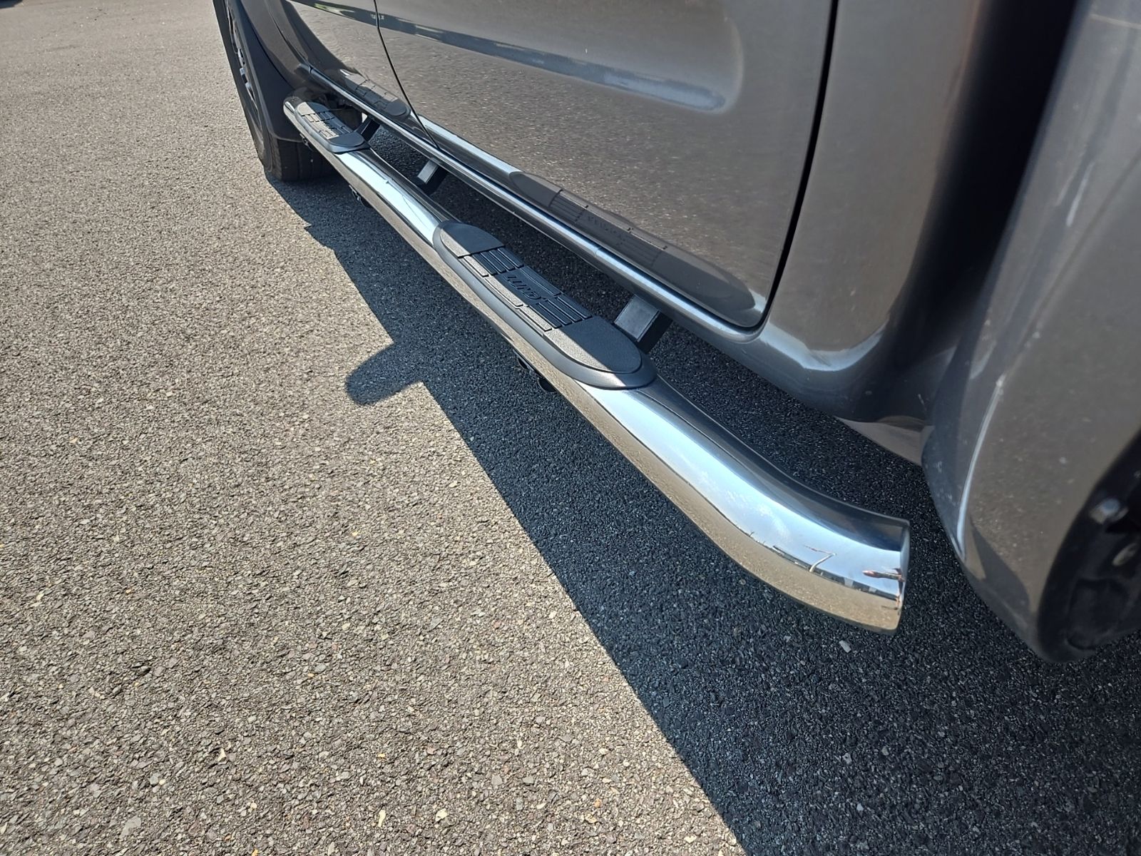 Used 2019 Gray Nissan SV image 29