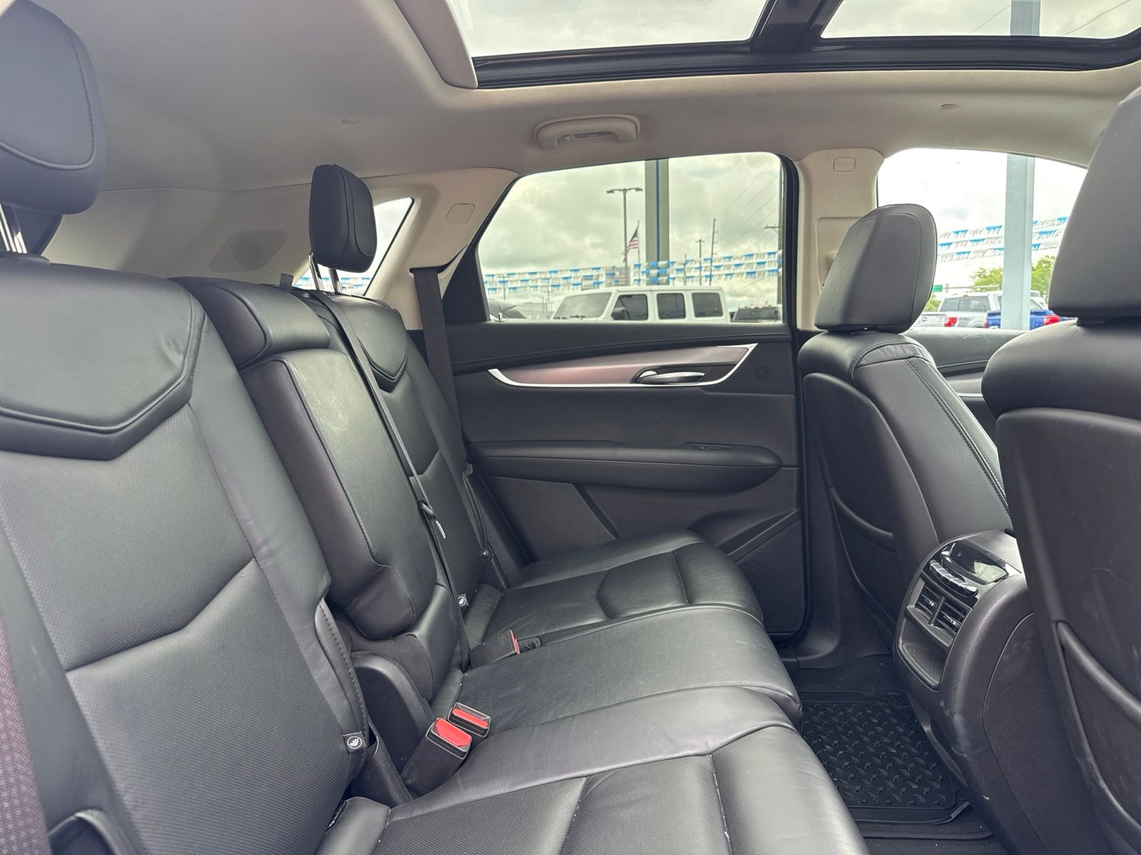 2019 Cadillac XT5 image 16