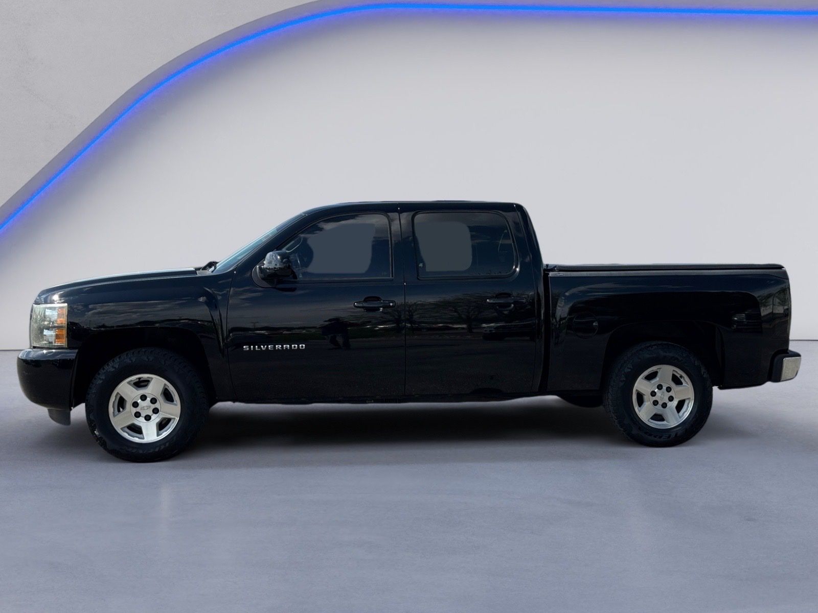 View vehicle photo 5