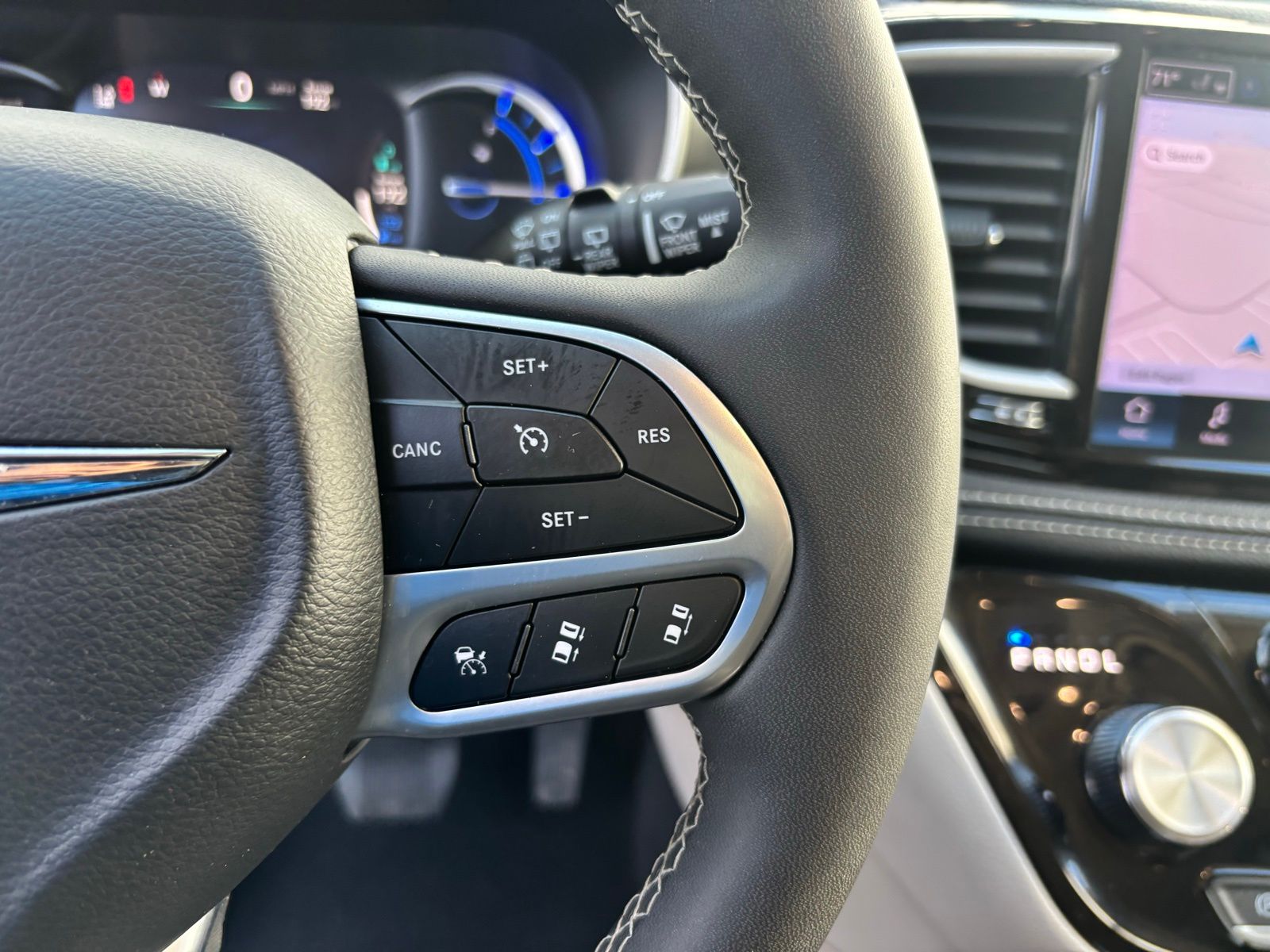 Used Car 2024 Chrysler Pacifica Hybrid  Select For Sale Under $35,000 In Austin, Texas