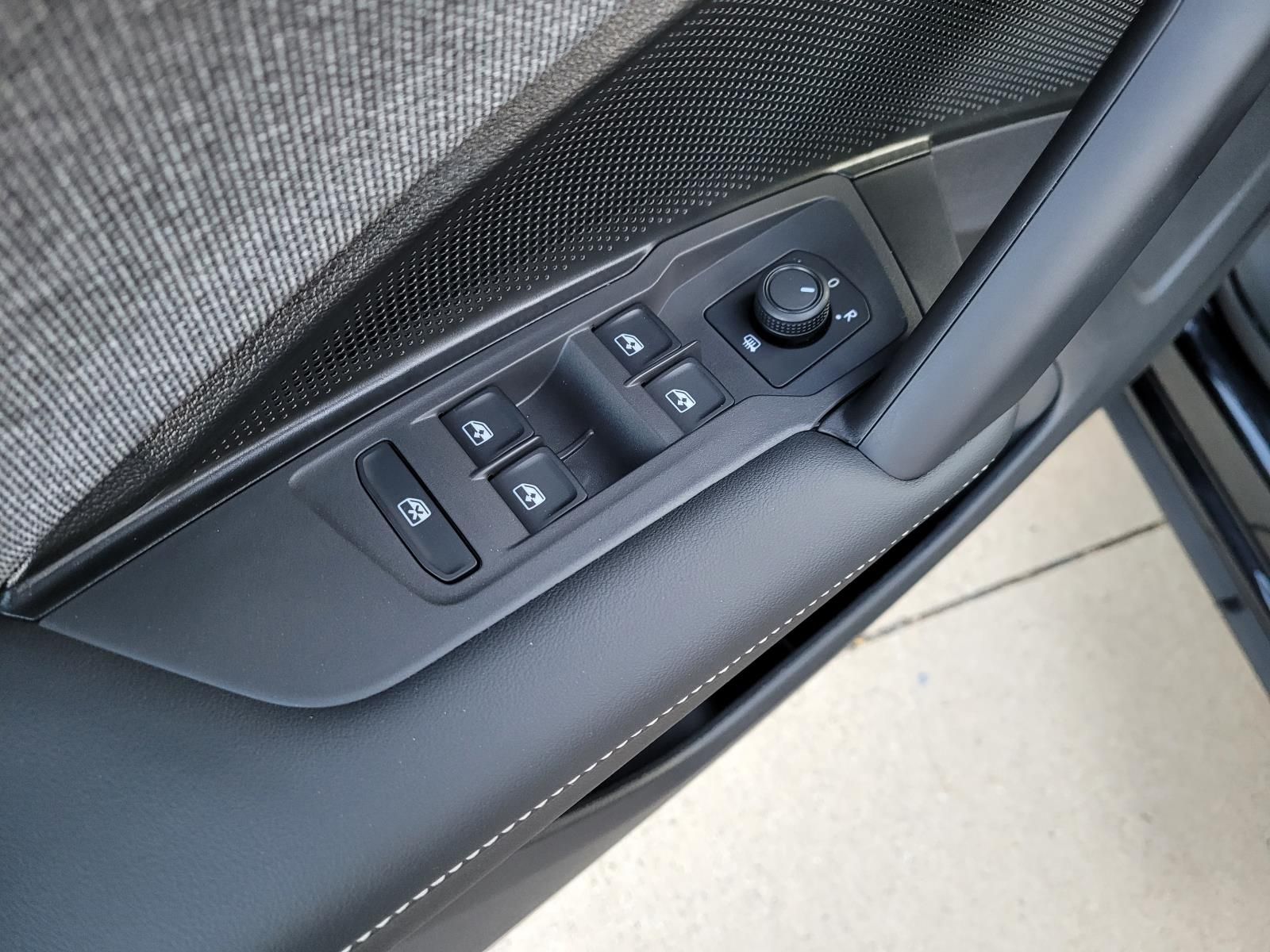 used 2025 Volkswagen Tiguan car, priced at $24,580