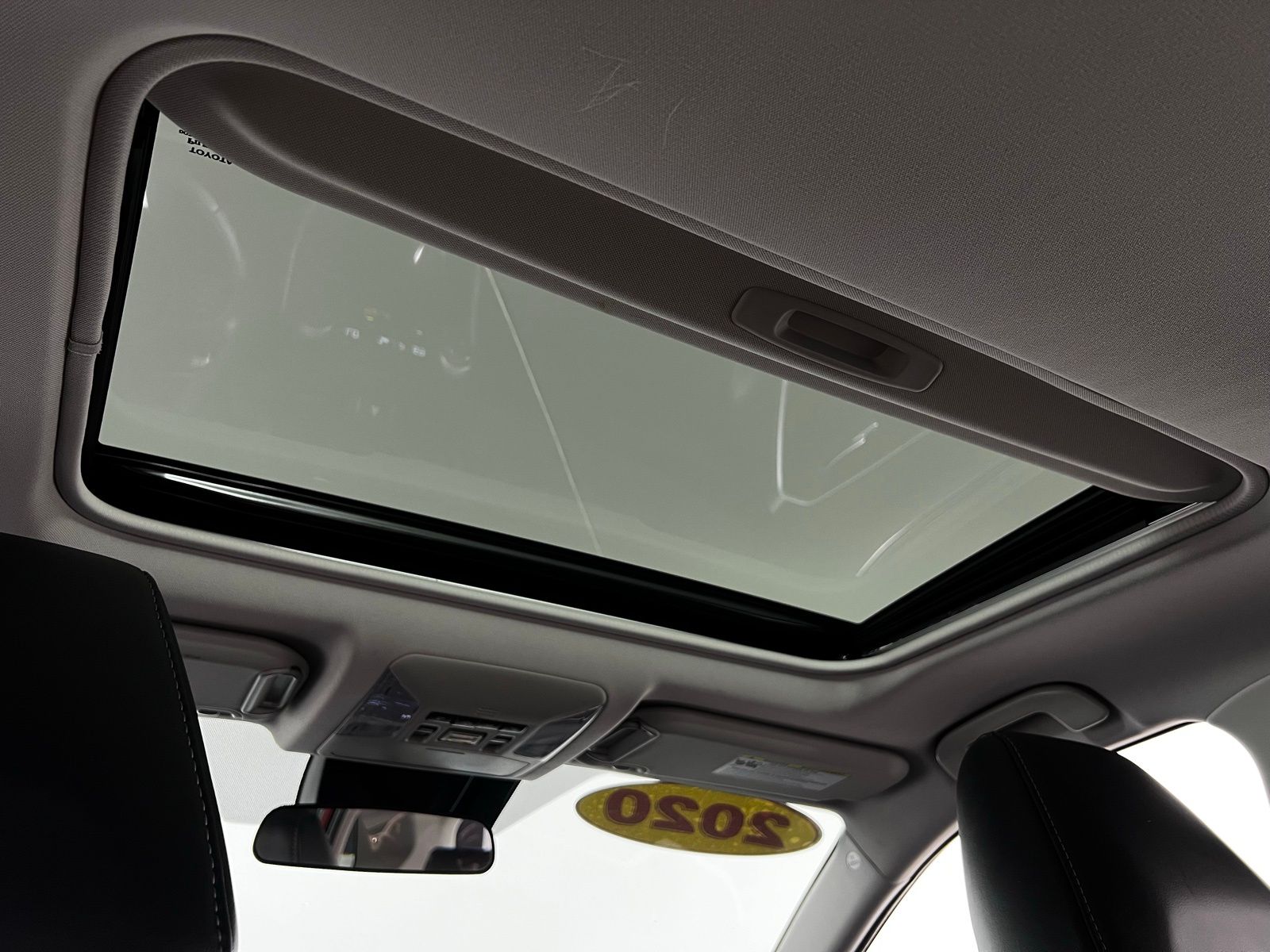 Thumbnail: 2020 Toyota RAV4 - 26