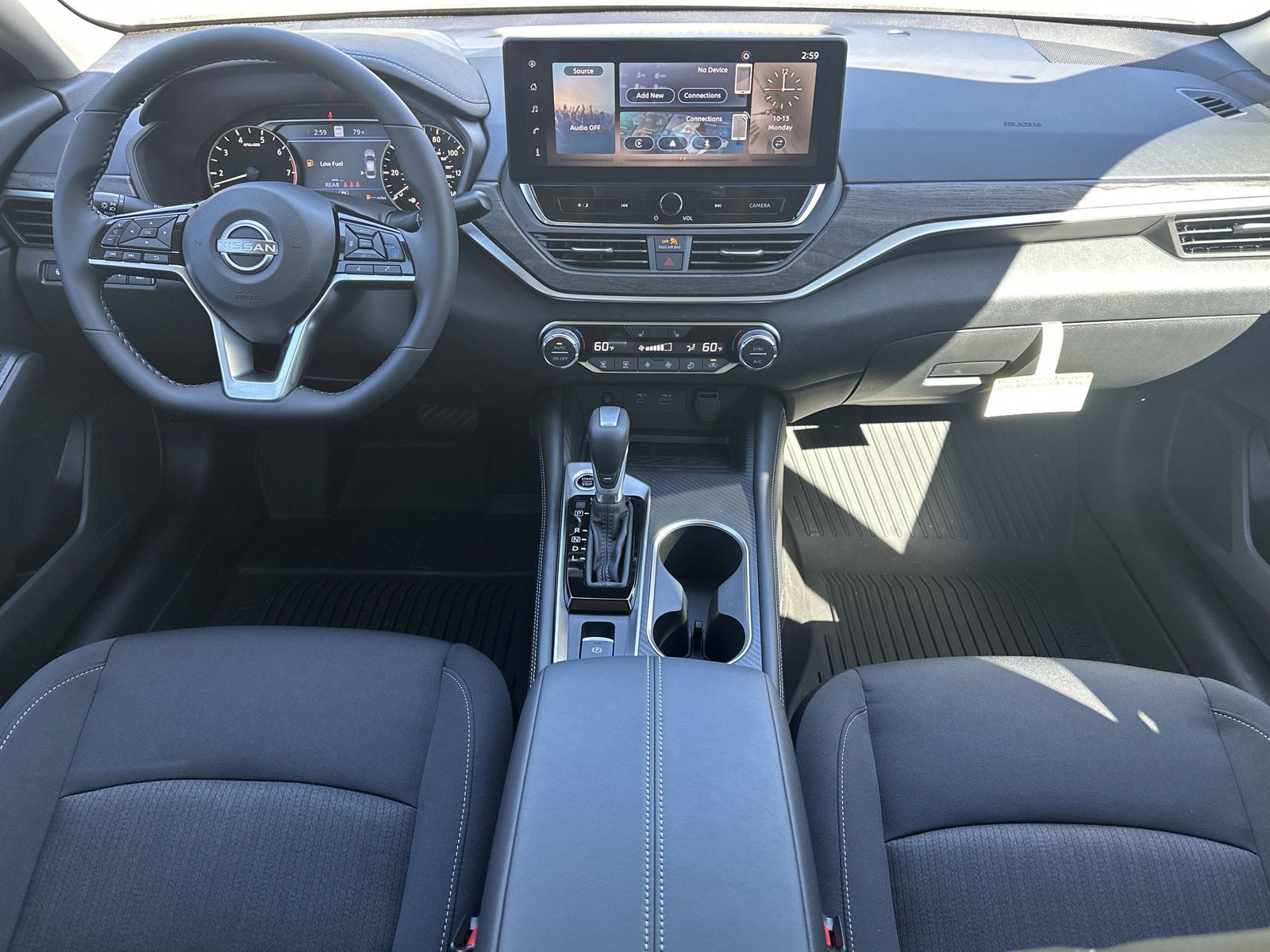 2025 Nissan Altima 2.5 SV photo 2