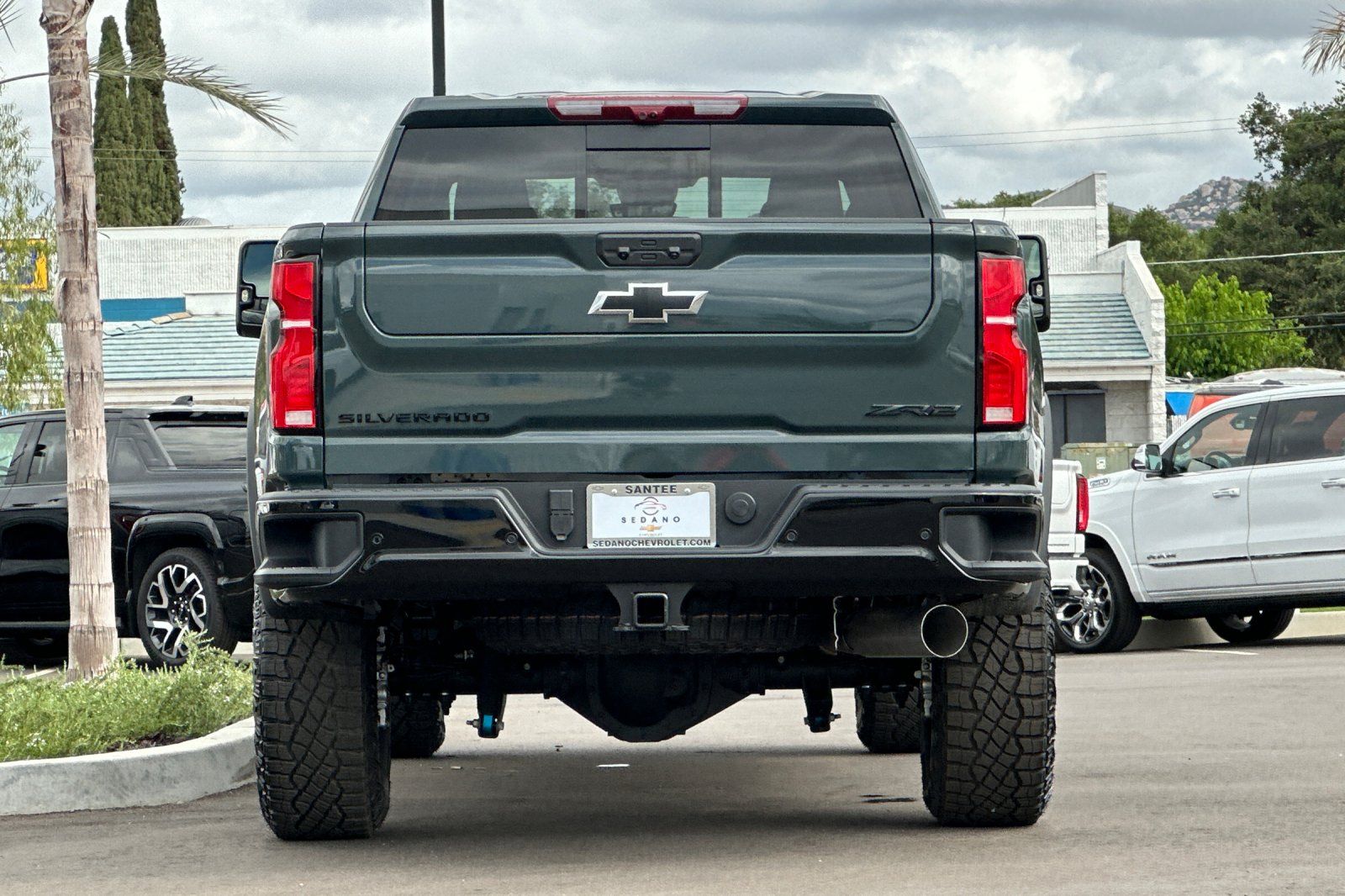 View vehicle photo 5