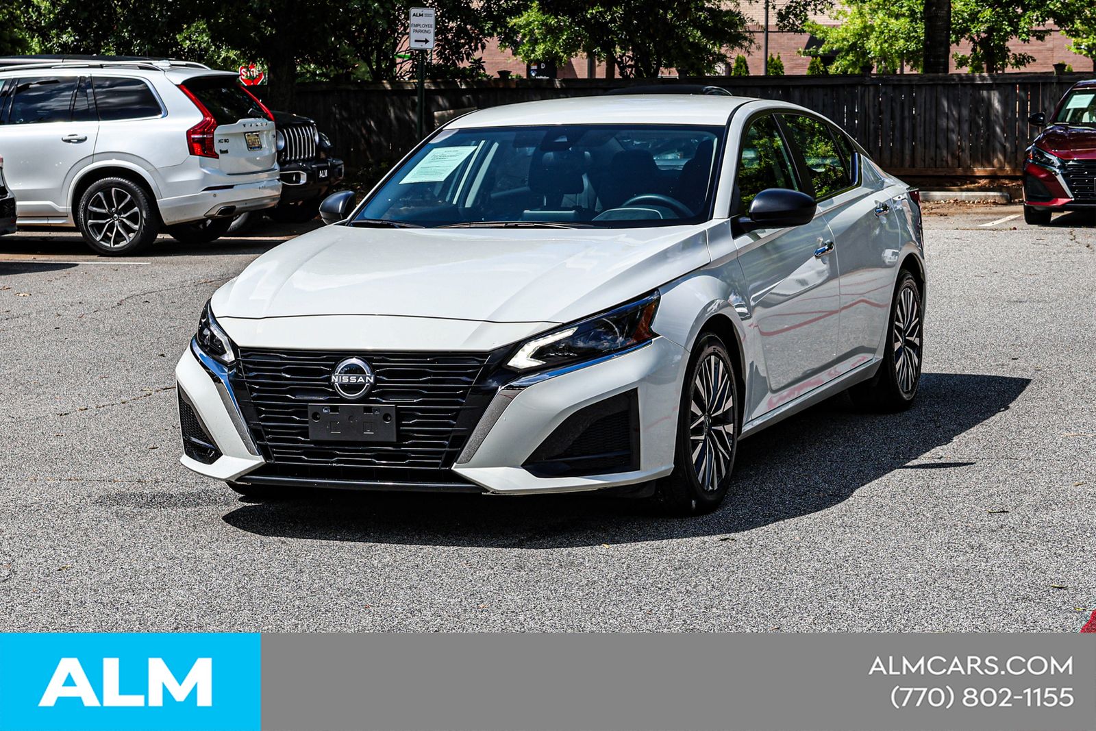 Used 2025 White Nissan 2.5 SV image 3