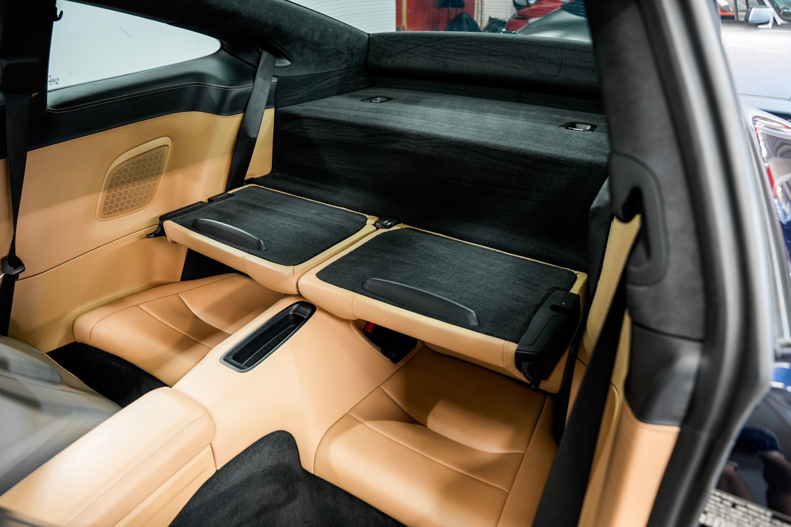 2018 Porsche 911 Carrera GTS — photo 21