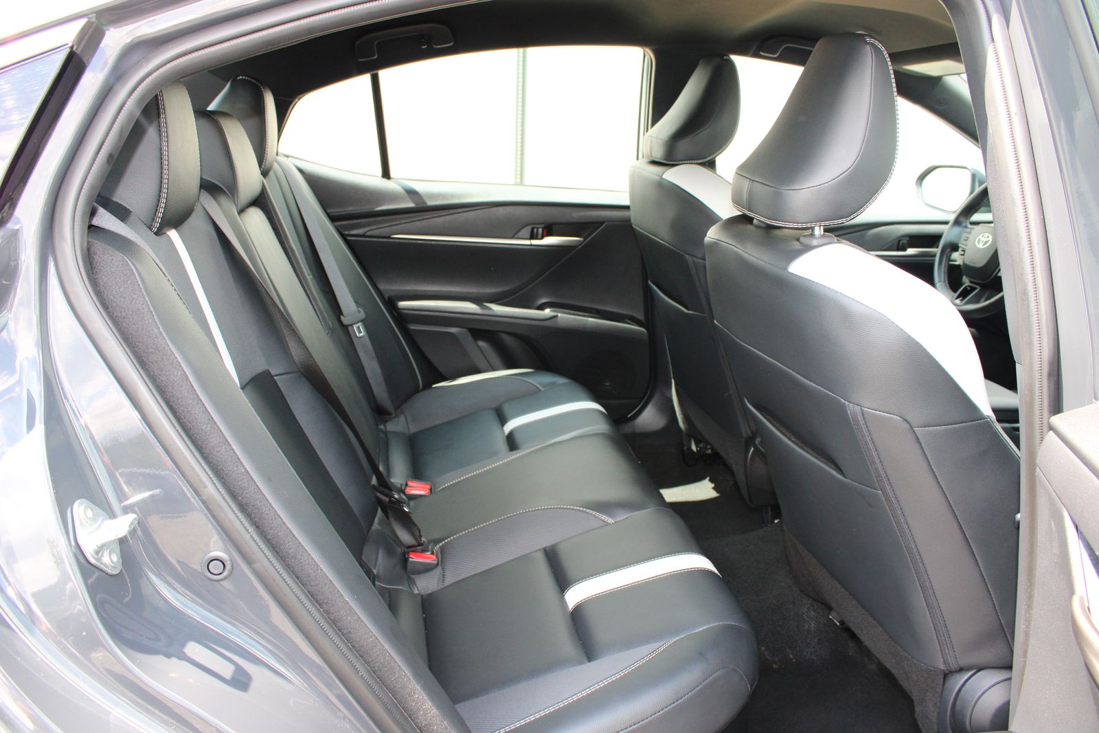 Used 2025  Toyota SE image 12