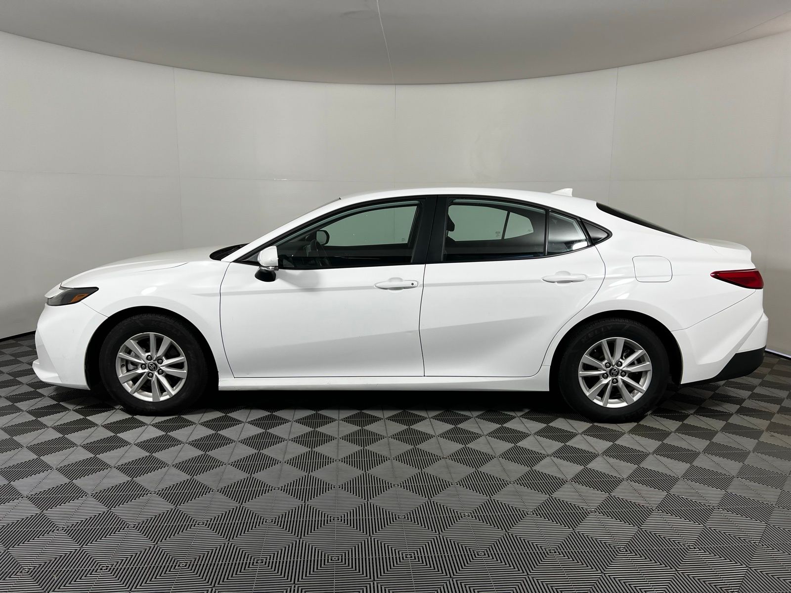 Thumbnail: 2025 Toyota Camry - 8