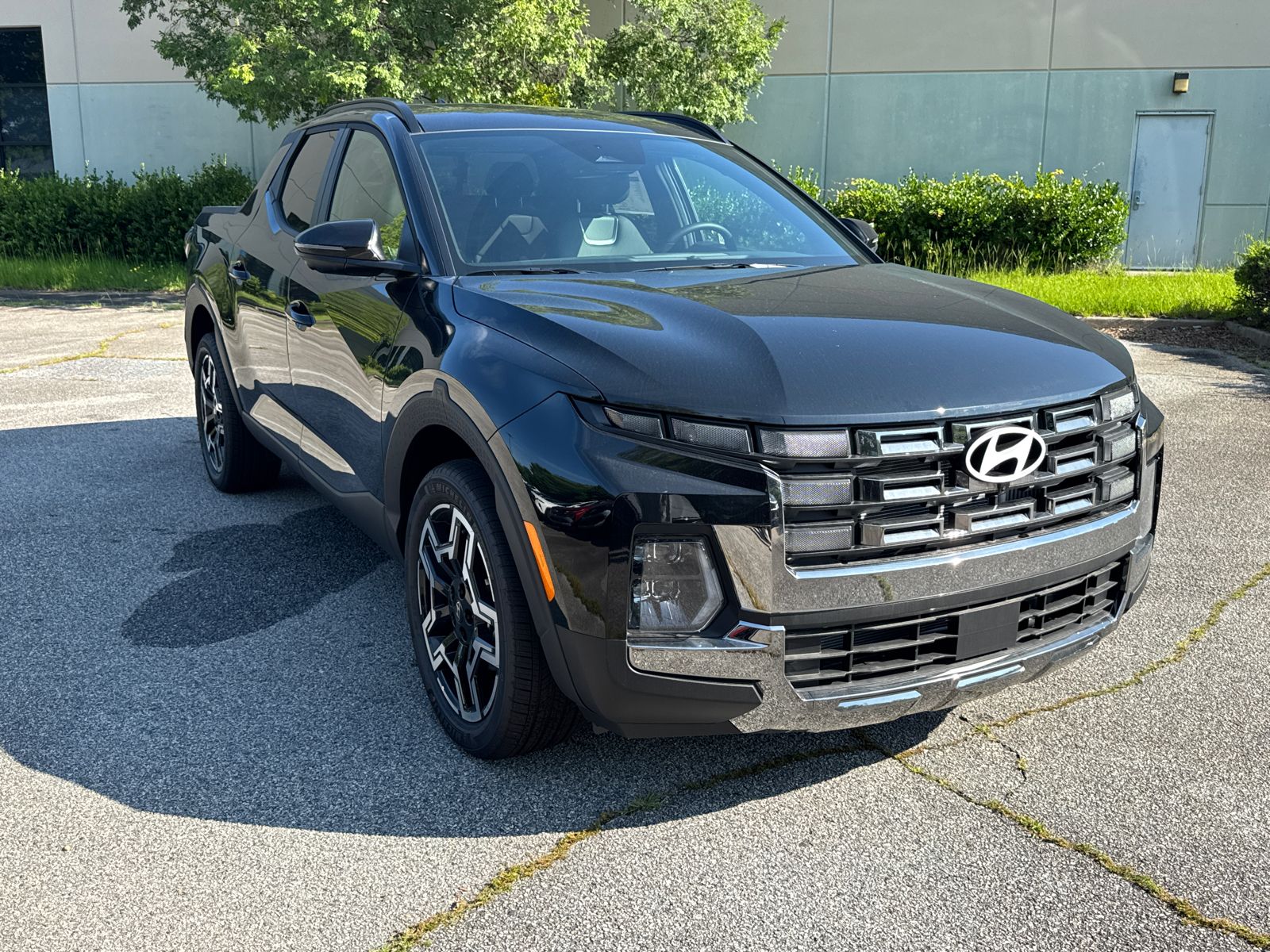 2025 Hyundai Santa Cruz Limited photo 2