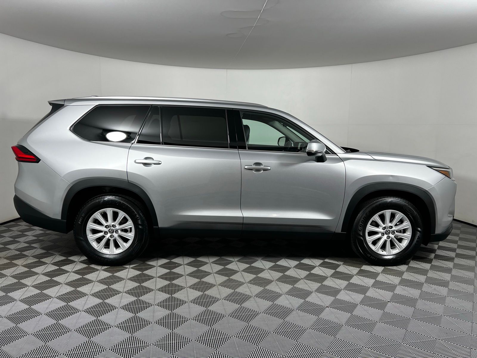 2024 Toyota Grand Highlander XLE 4