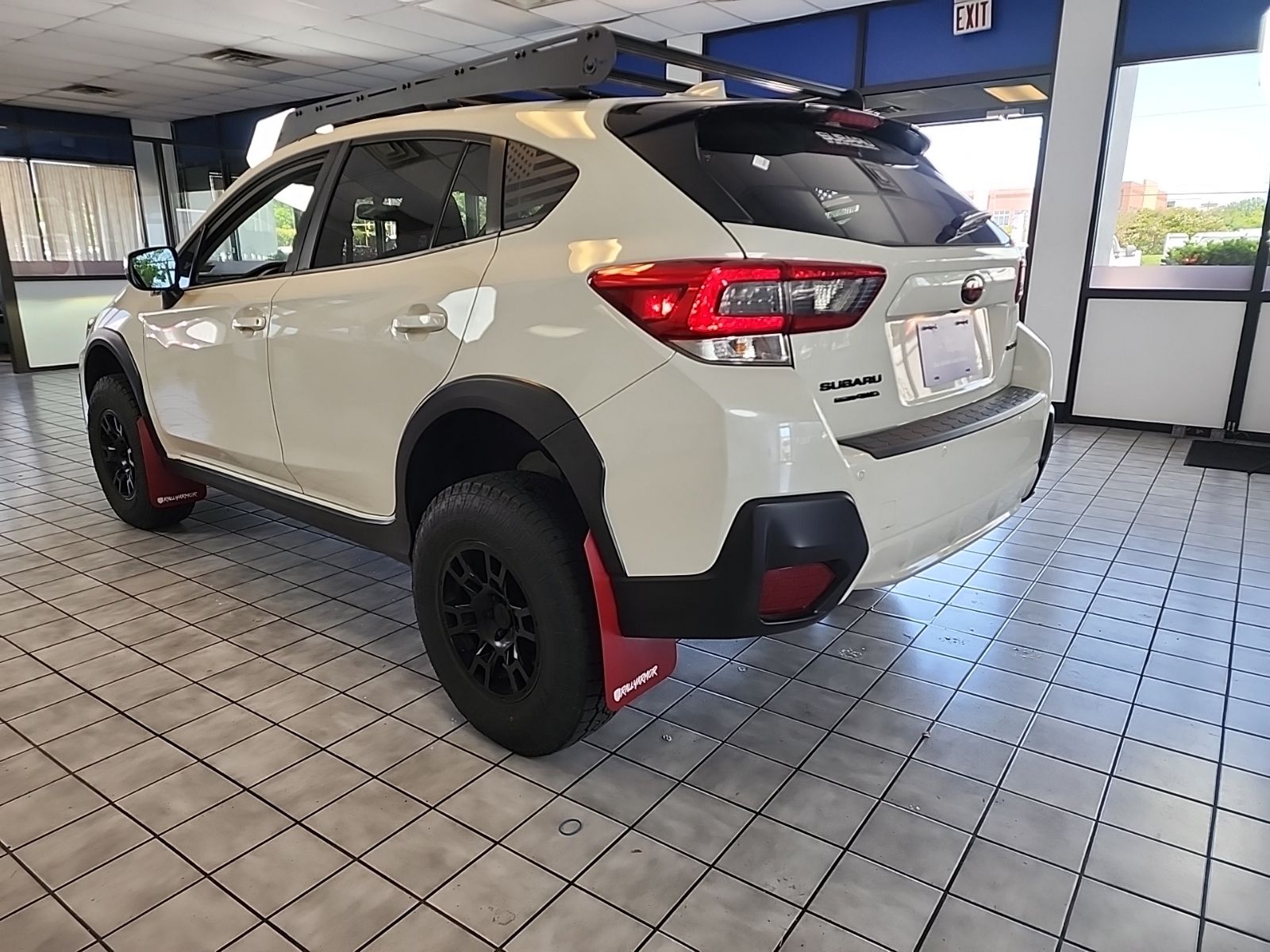 Used 2023 Crystal White Pearl Subaru Limited image 5