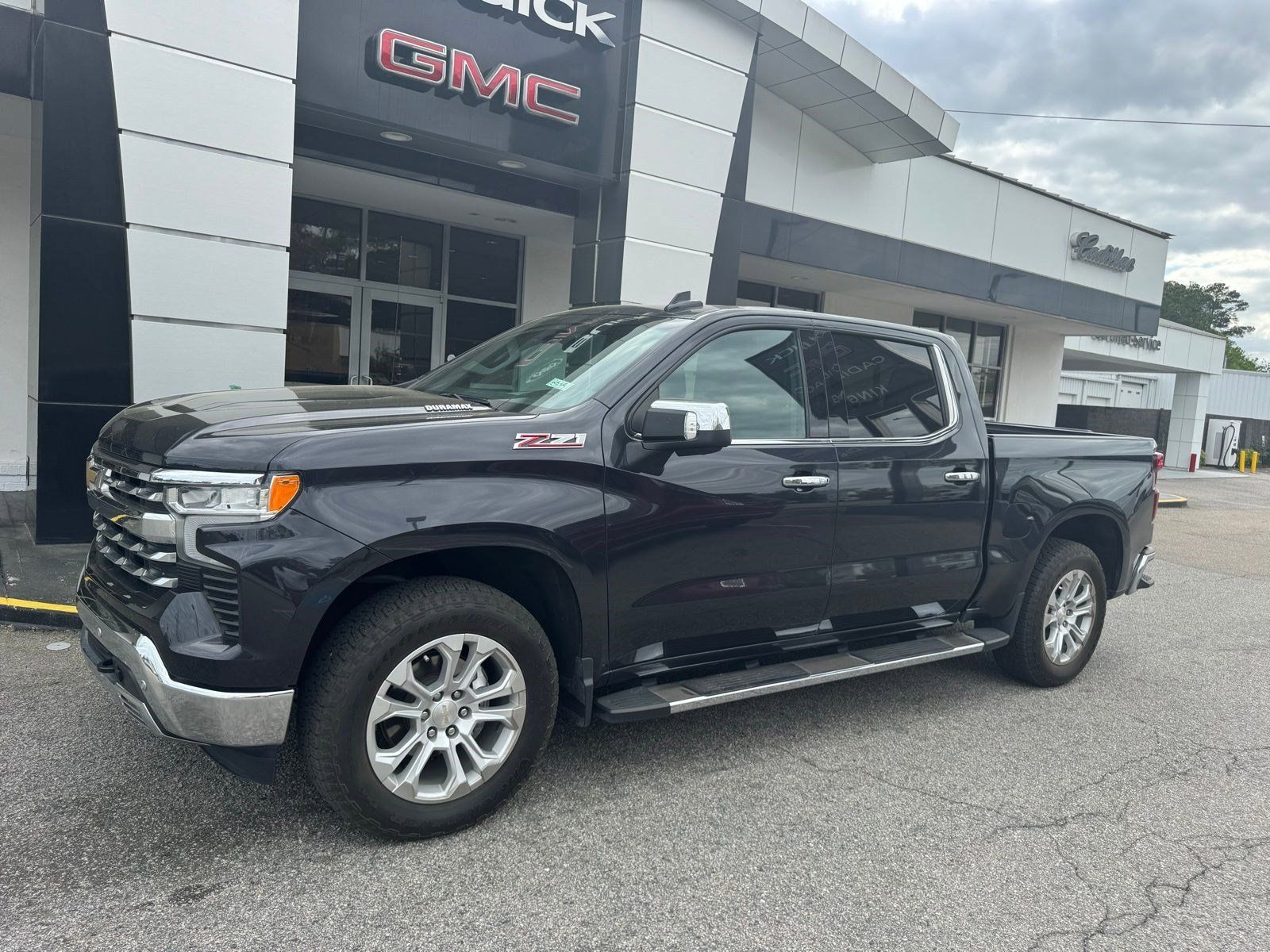 Dark Ash Metallic 2023 Chevrolet Silverado 1500 LTZ Crew Cab 4WD Pickup Truck Four-Wheel Drive Automatic