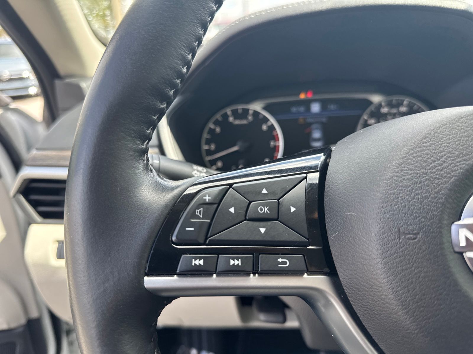 Used 2024 Nissan Altima 2.5 SL 4D Sedan