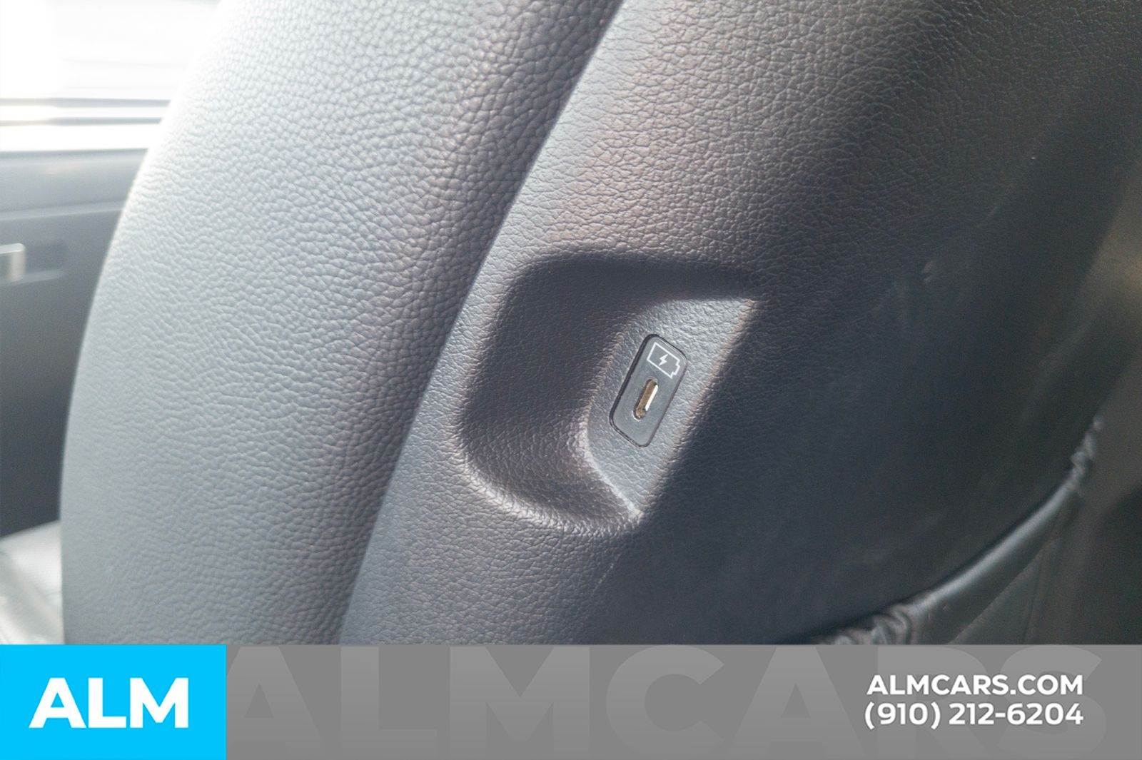 Used 2023 Graphite Hyundai Limited image 24