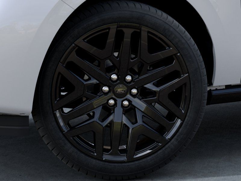New 2027 Star White Metallic Tri-Coat Ford Platinum image 19