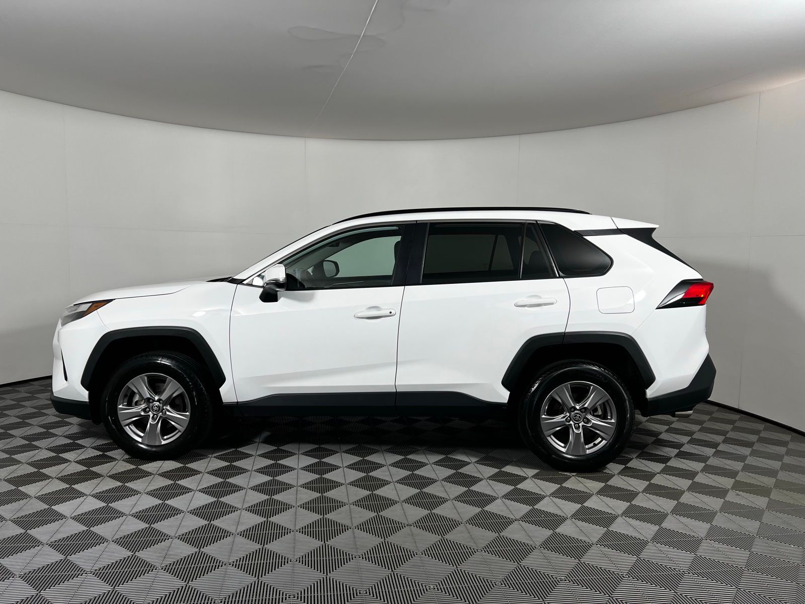 Thumbnail: 2024 Toyota RAV4 - 8