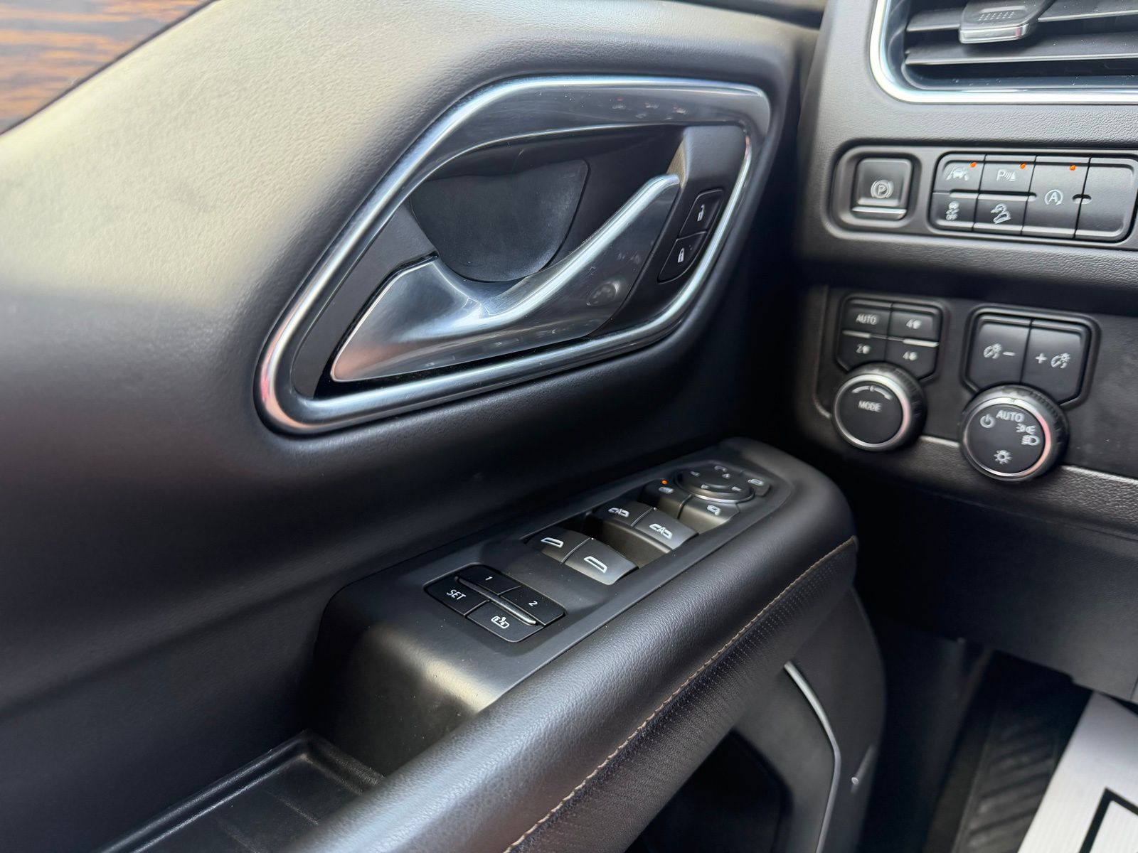 2023 Chevrolet Suburban image 28