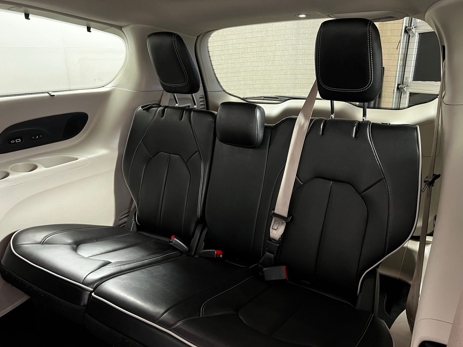 2022 Chrysler Pacifica Limited 27