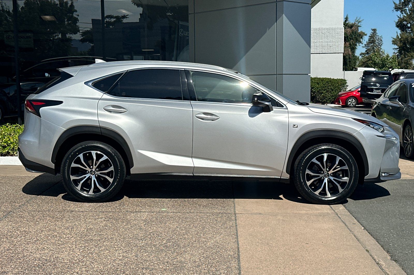 View vehicle photo 3
