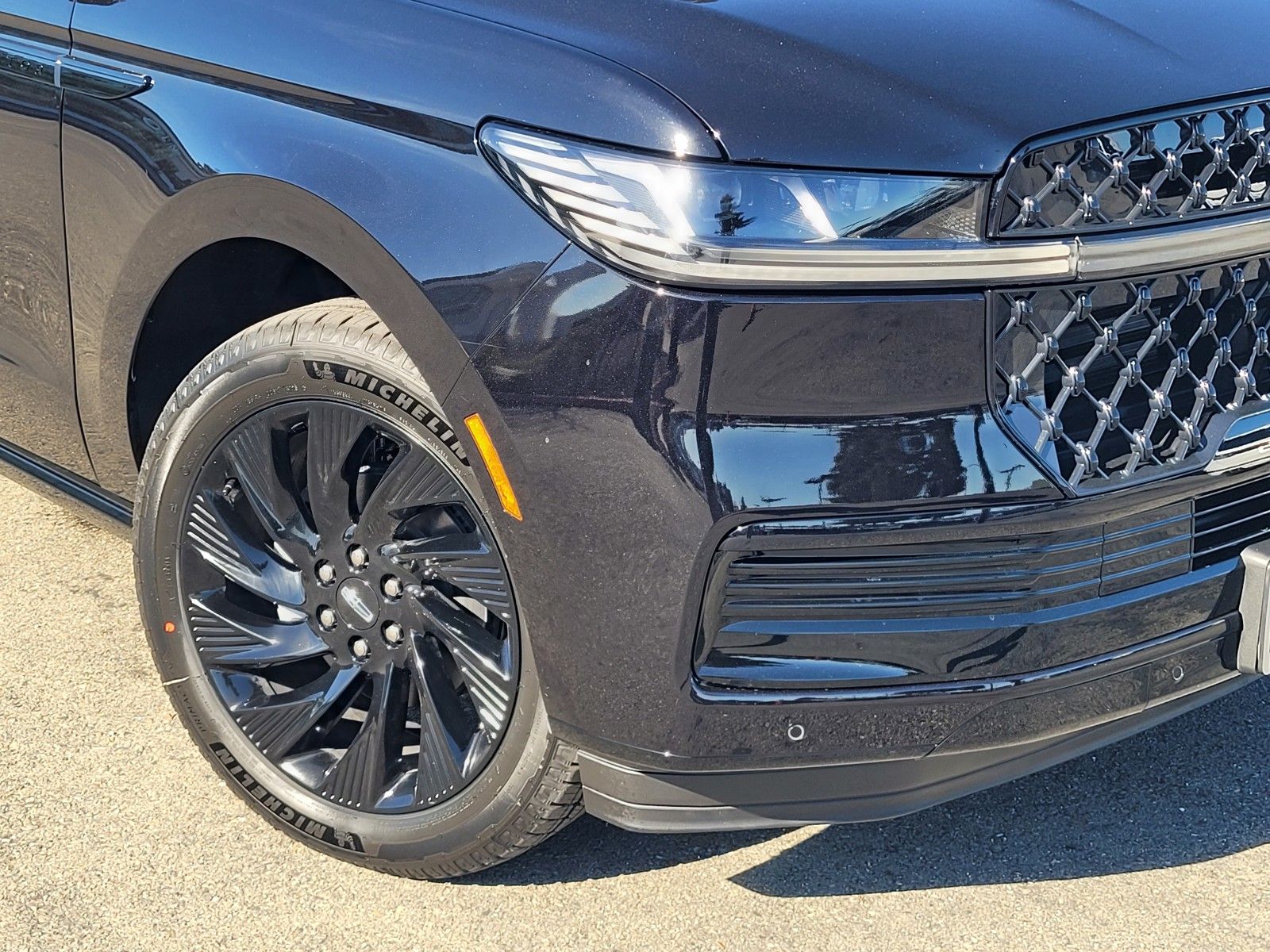 New 2026 Black Lincoln Reserve image 6