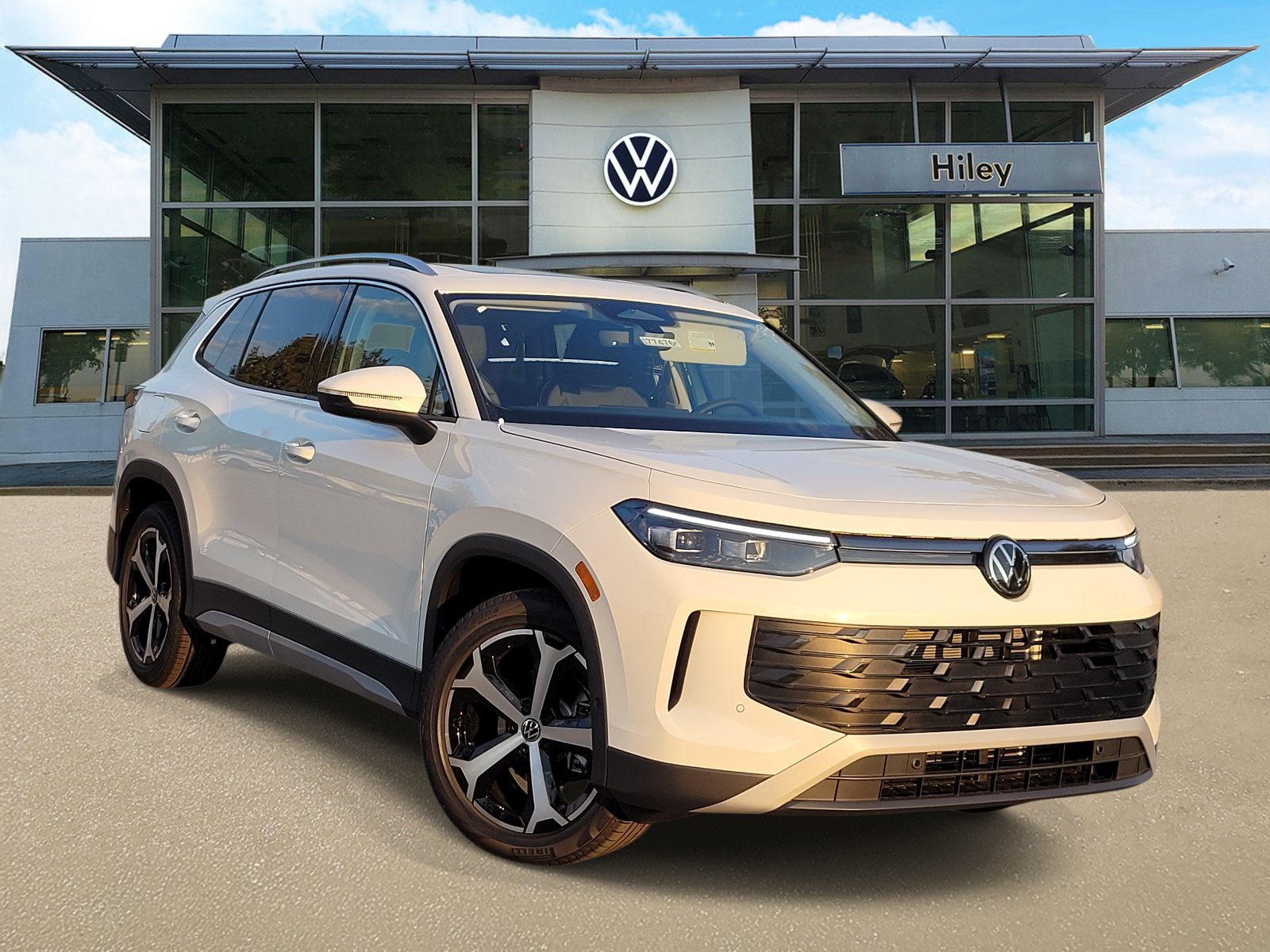 New Pure White 2026 Volkswagen Tiguan 2.0T SE for Sale in