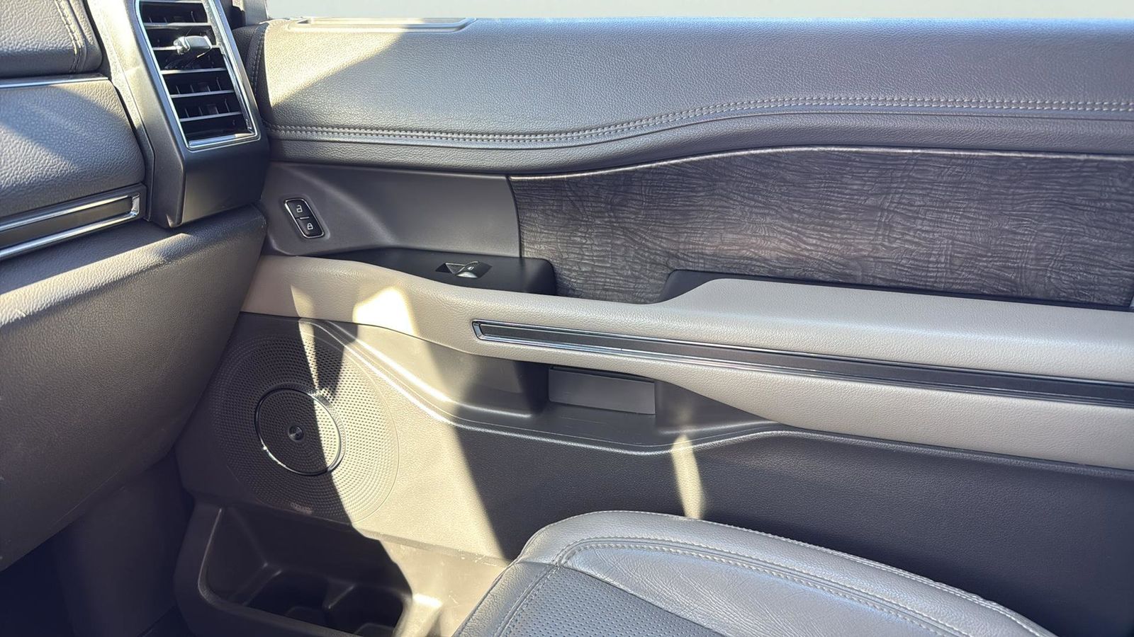 Used Car 2020 Ford Expedition Max  Limited For Sale Under $30,000 In Austin, Texas