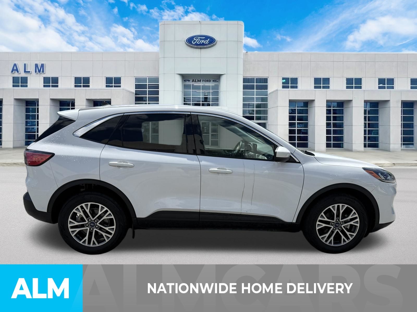 Used 2022 Oxford White Ford SEL image 4