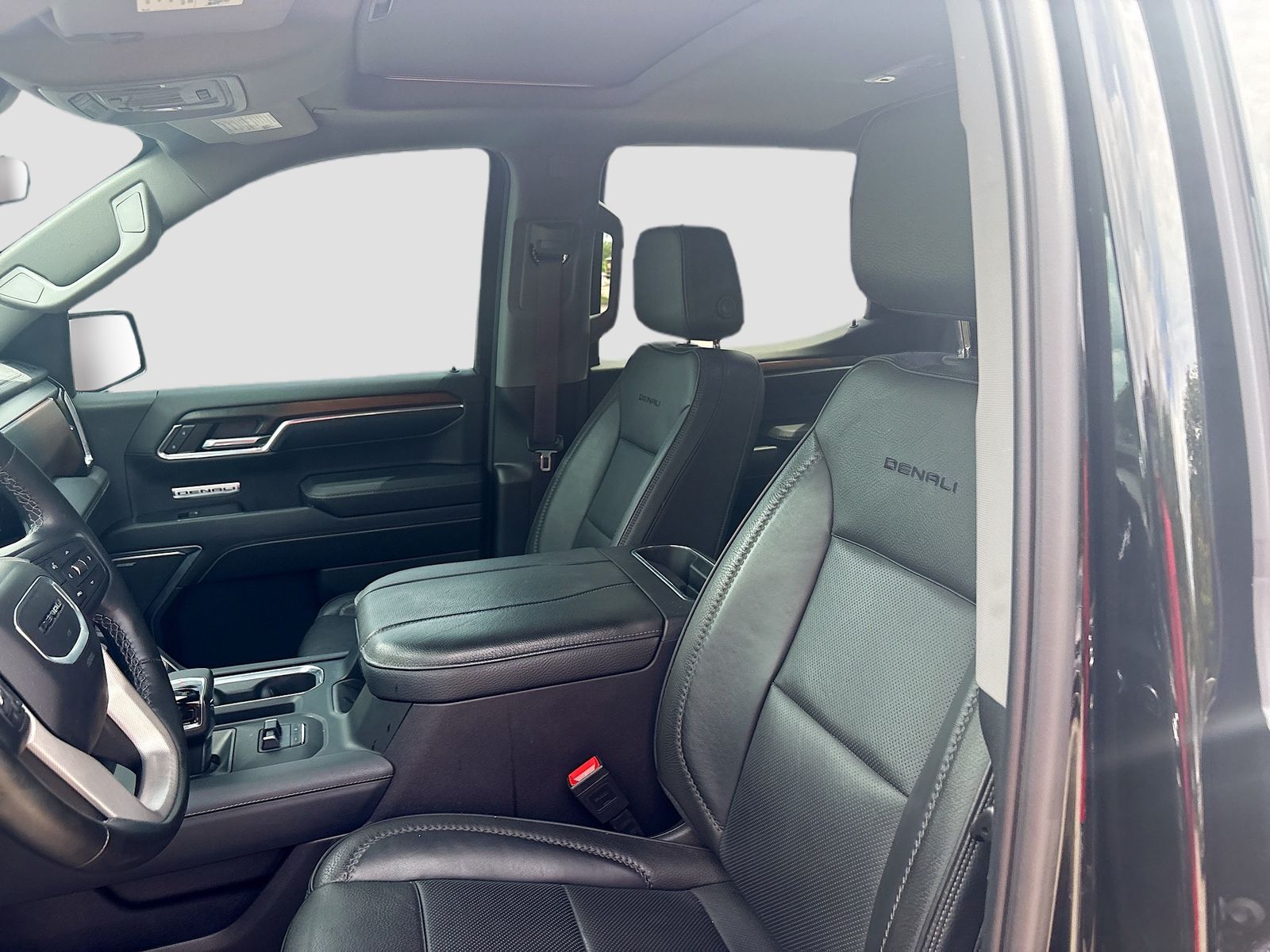 Used 2024 Black GMC Denali image 21