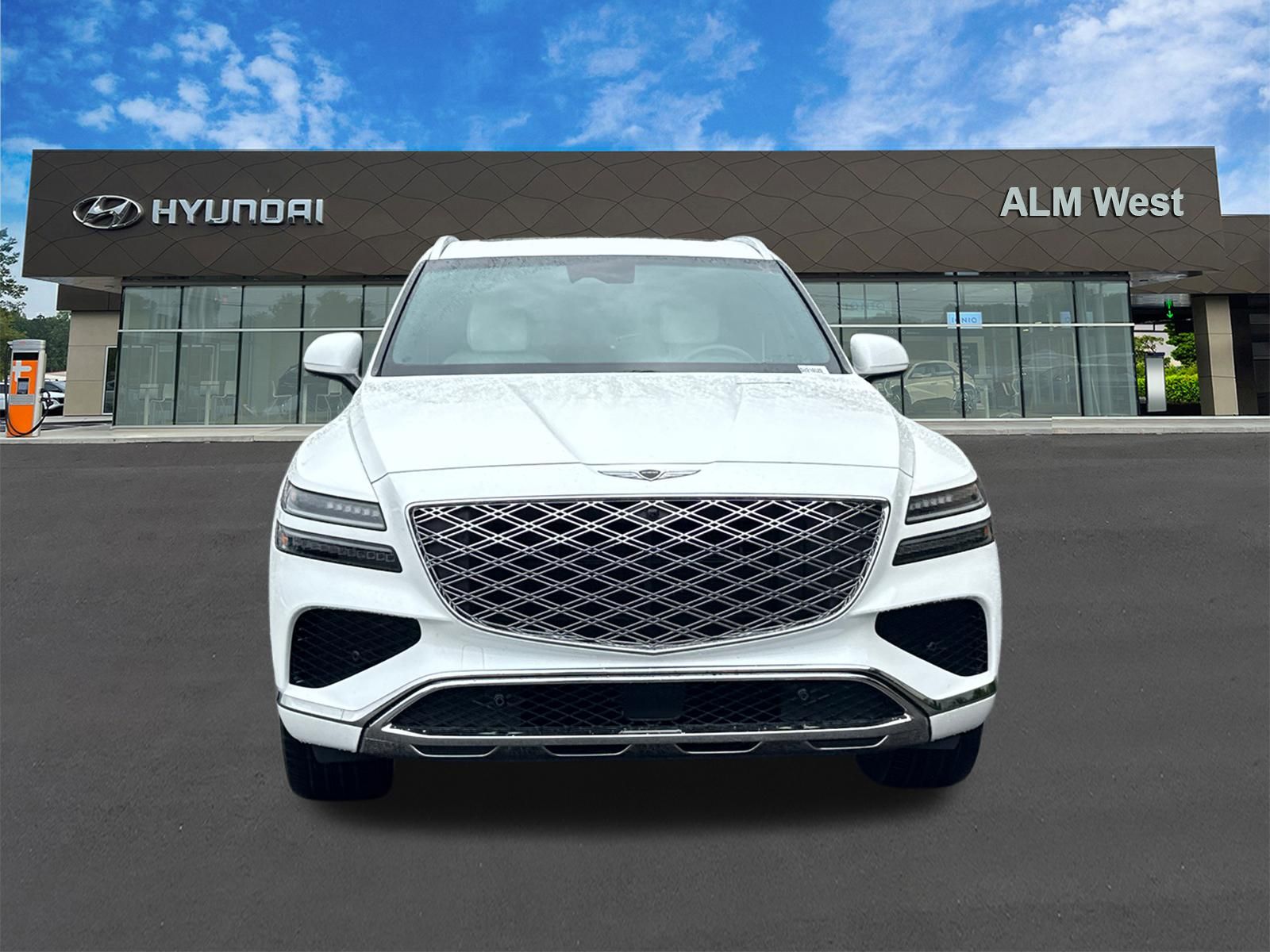 Used 2025 White Genesis 3.5T Prestige image 2