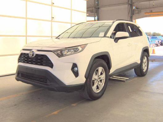 2021 Toyota RAV4 XLE FWD's photo
