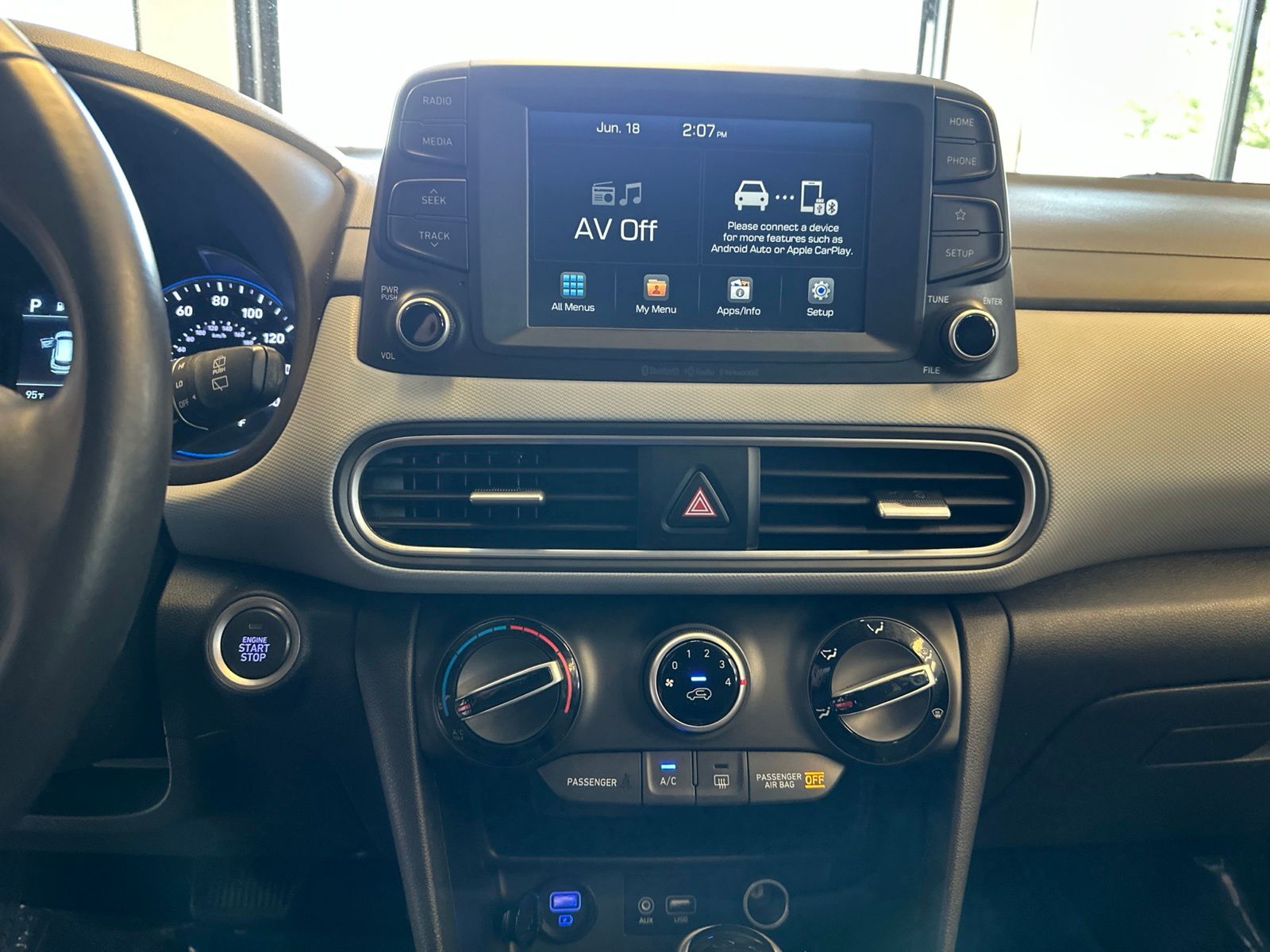 Used 2021 Thunder Gray Hyundai SEL image 5