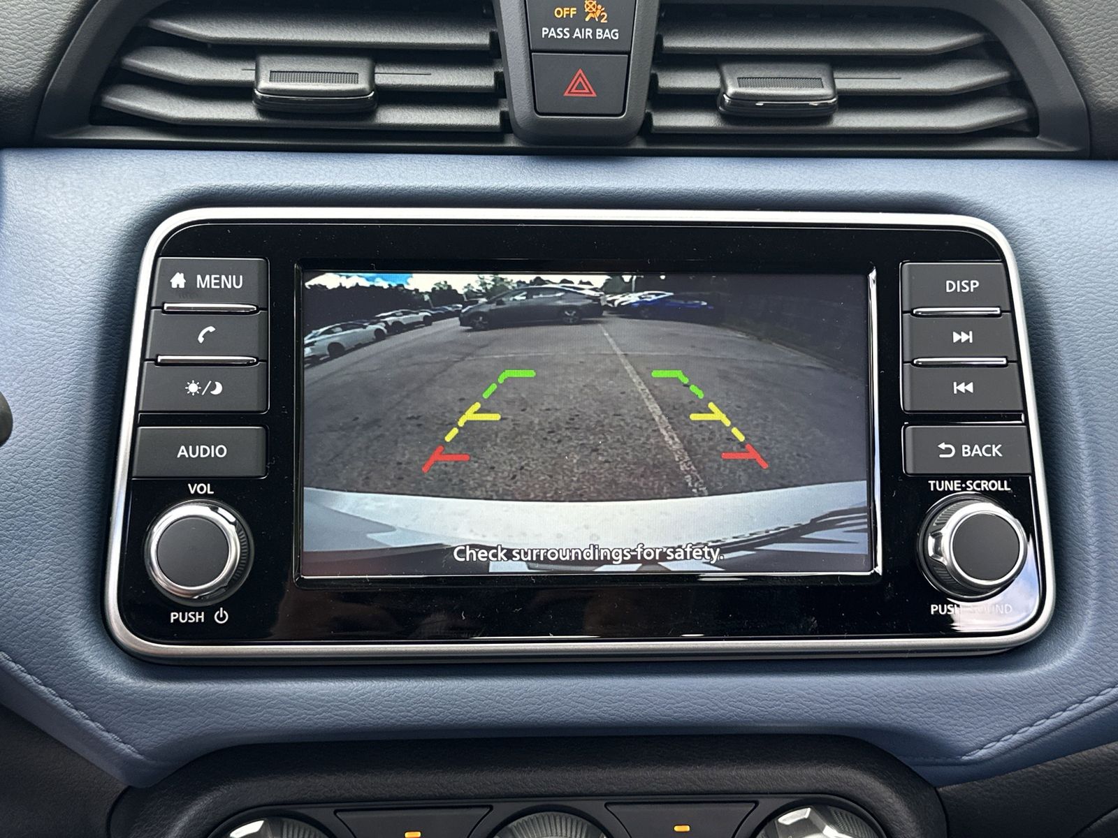 2025 Nissan Versa 1.6 SV photo 4