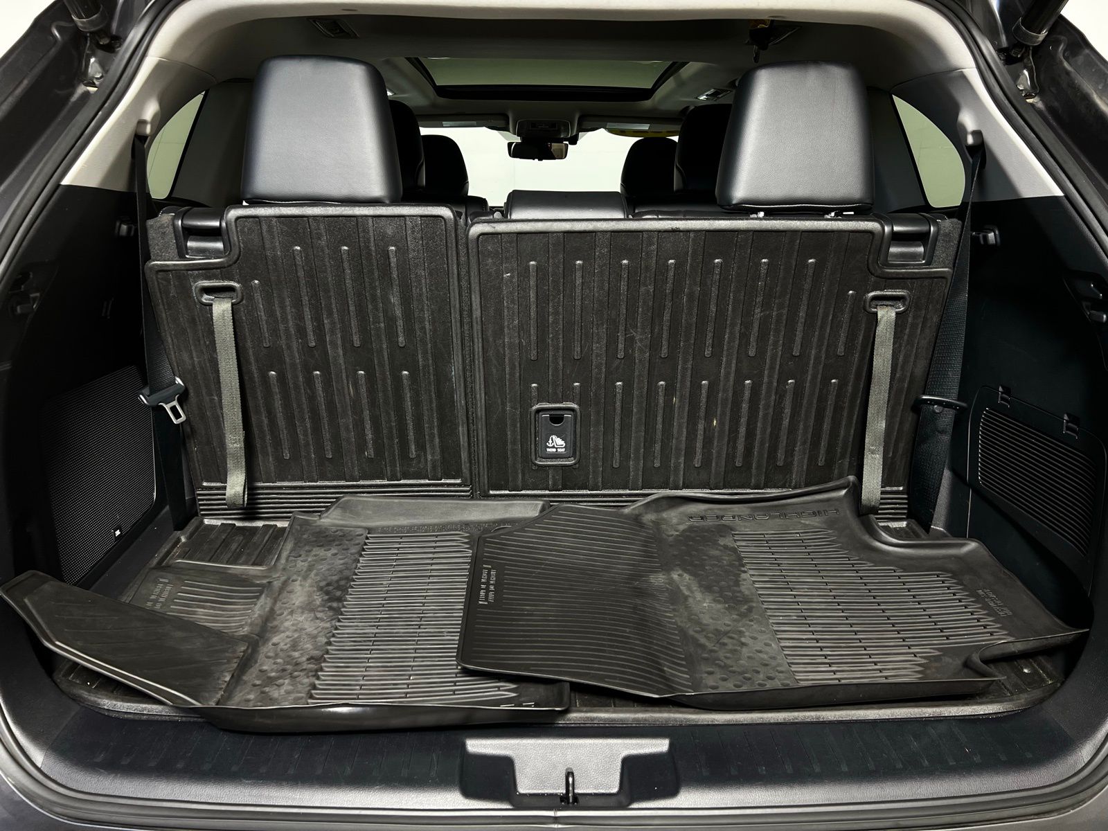 Thumbnail: 2021 Toyota Highlander - 31