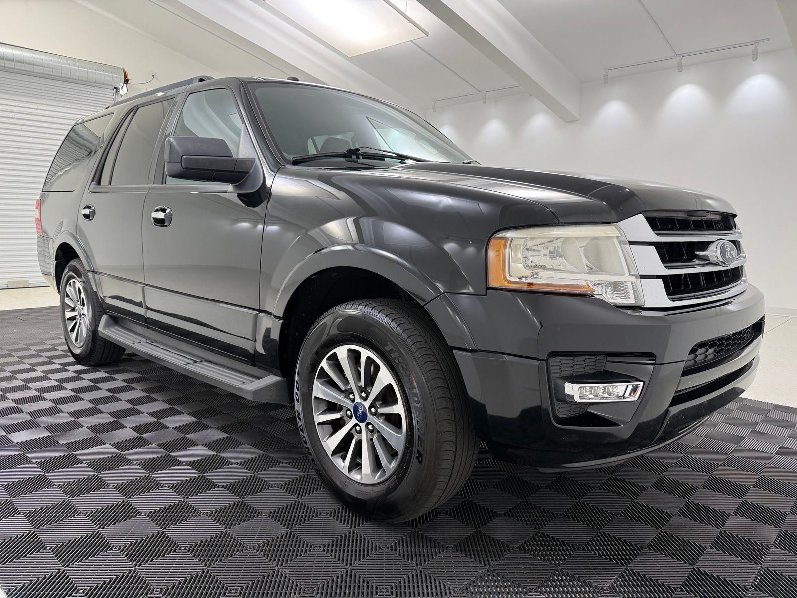 Shadow Black 2017 Ford Expedition SUV / Crossover 4X2 6-Speed Automatic