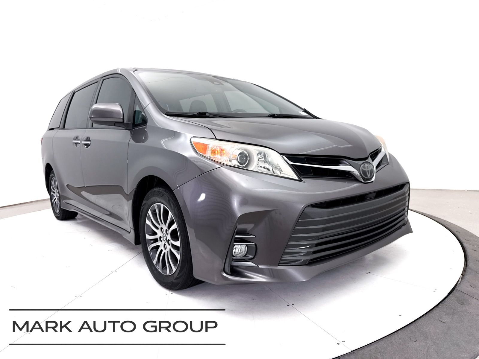 2018 Toyota Sienna XLE