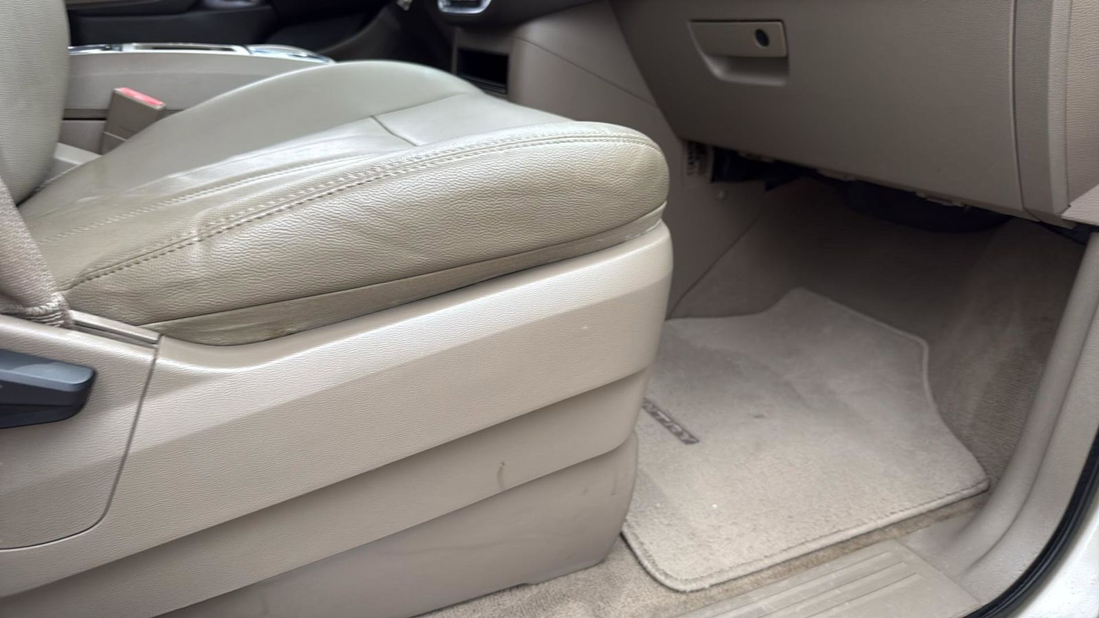 Used Car 2016 Chrysler Town & Country  Touring For Sale Under $10,000 In Austin, Texas