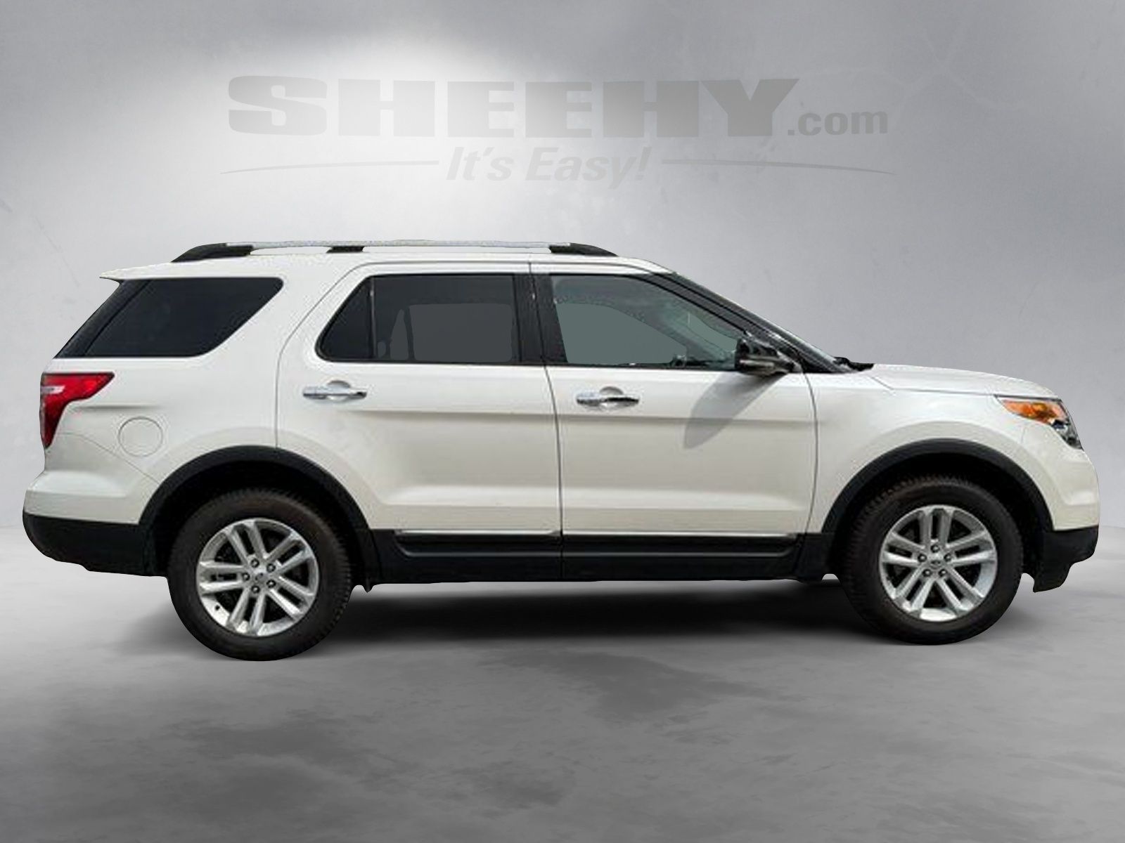 Used 2013 White Platinum Clearcoat Metallic Ford XLT image 9