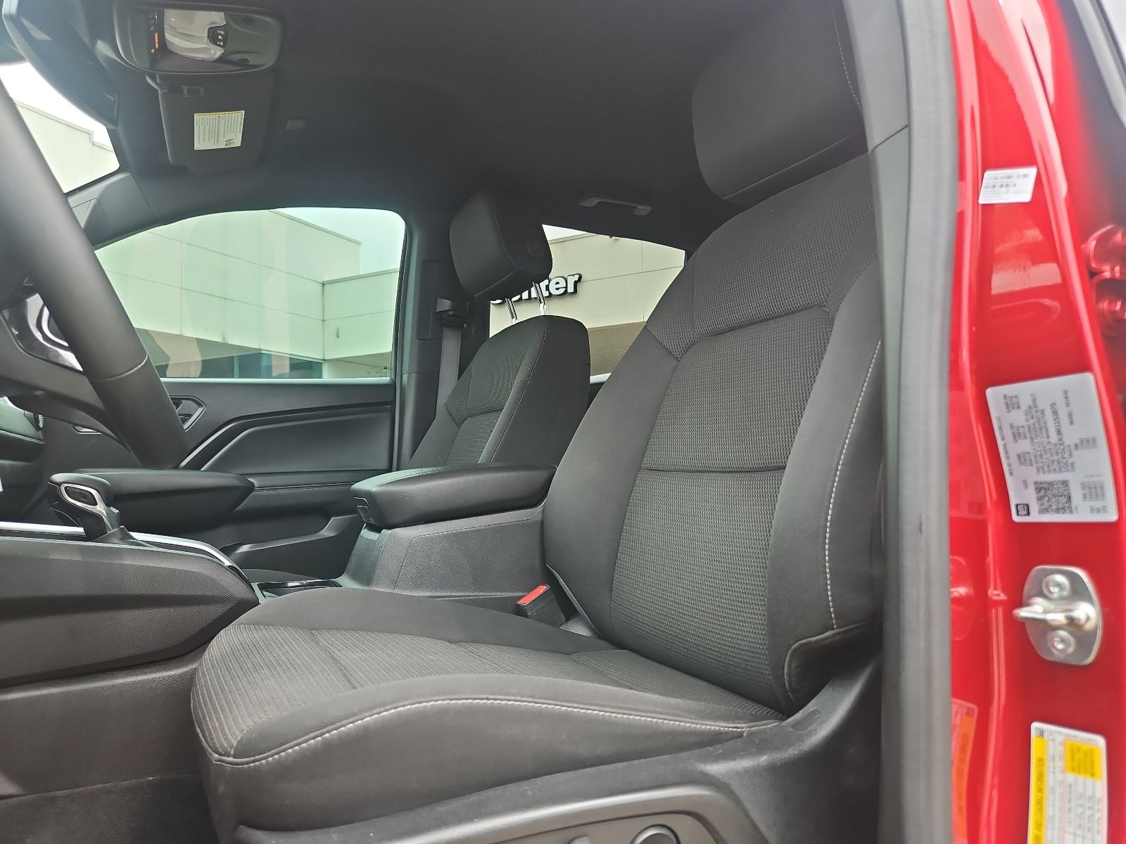 2024 Chevrolet Colorado LT - 8